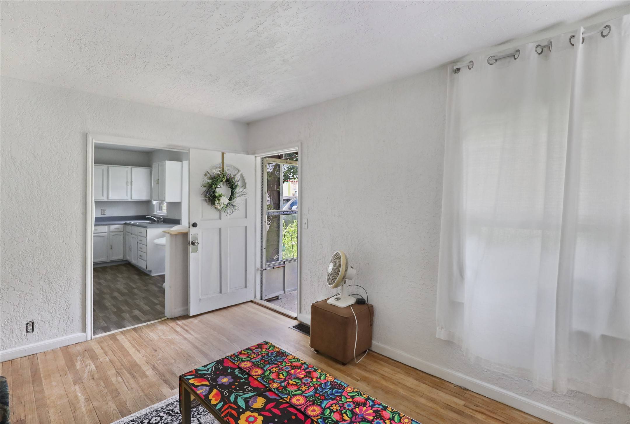 Des Moines, IA 50315,6408 SW 16th Street