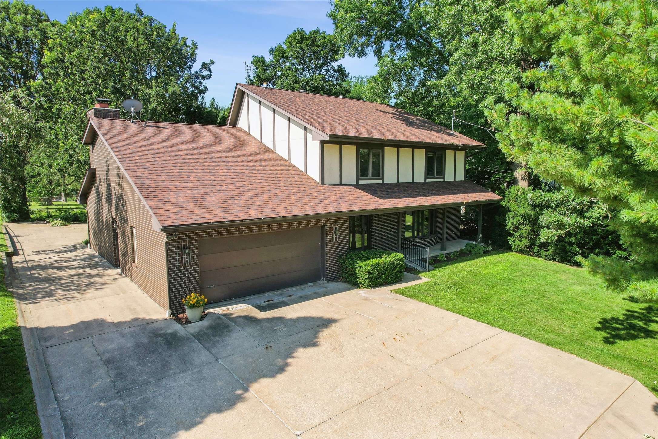 Windsor Heights, IA 50324,6542 Washington Avenue