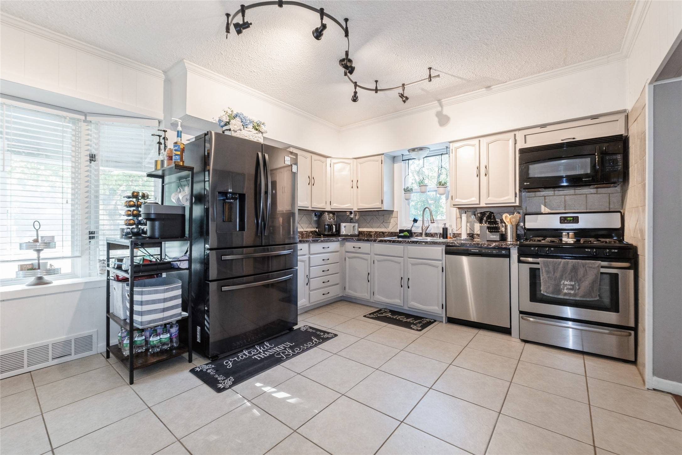 Des Moines, IA 50310,3504 56th Street