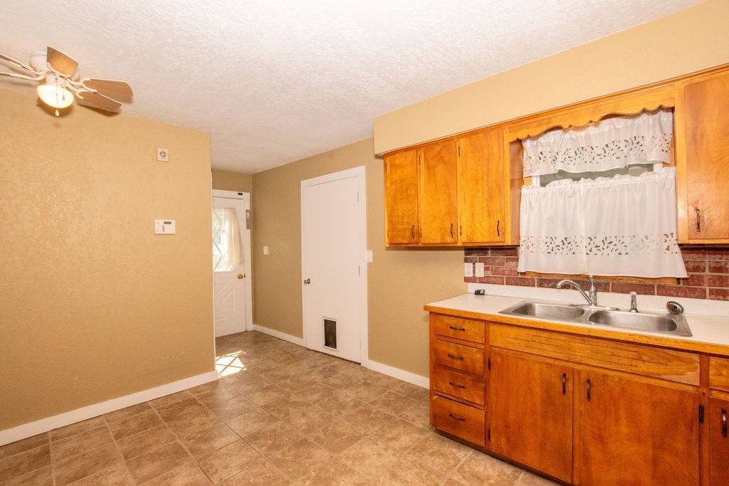 Des Moines, IA 50317,2529 Des Moines Street