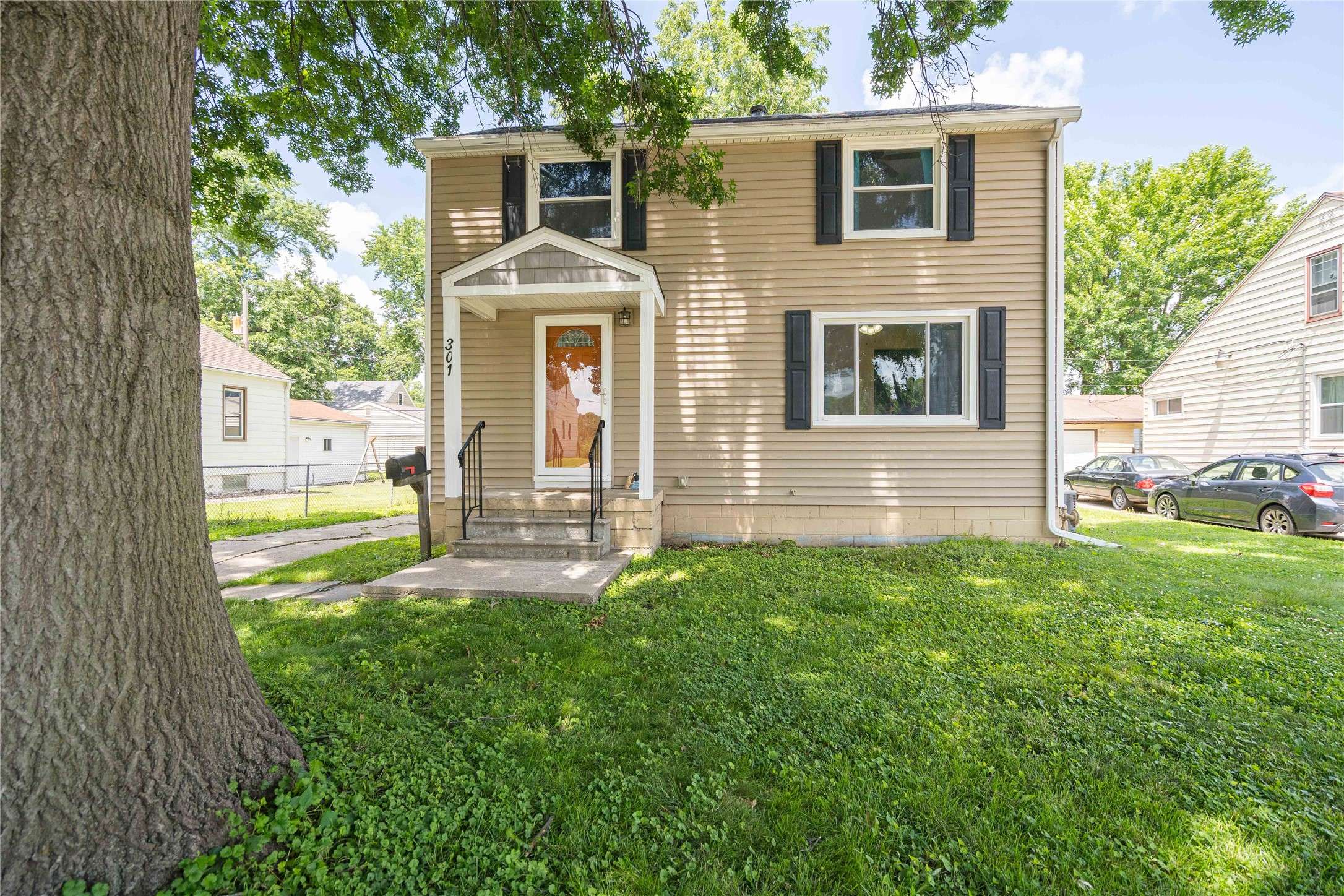 West Des Moines, IA 50265,301 Hillside Avenue