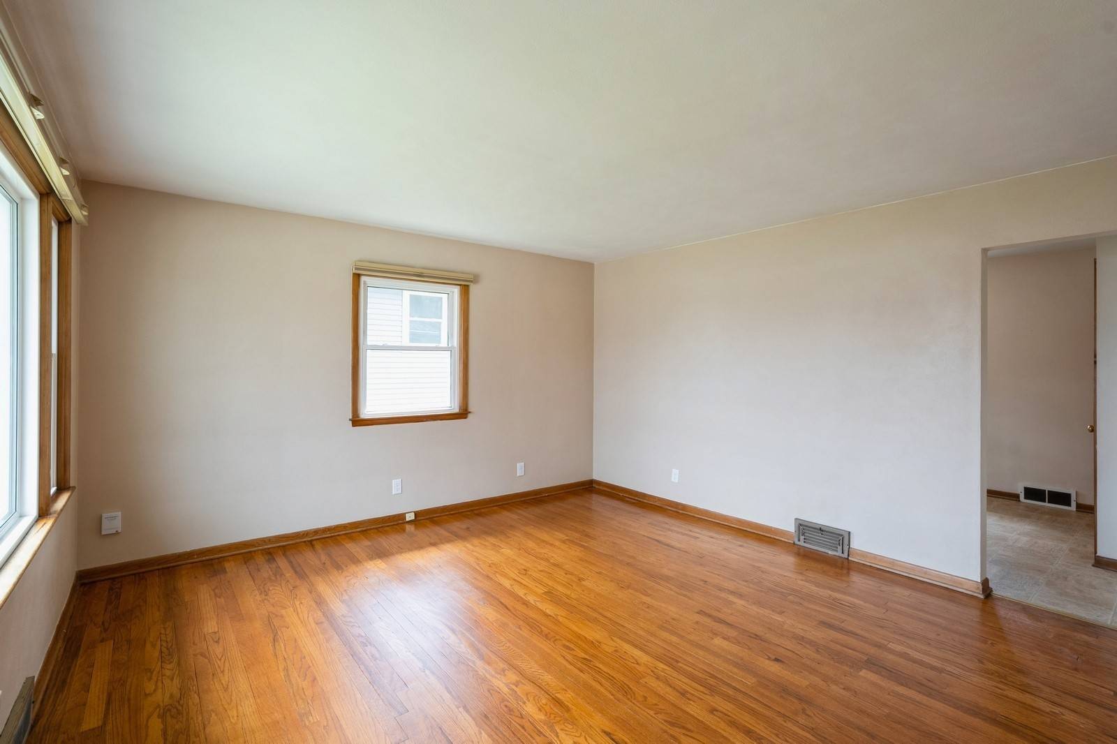 Urbandale, IA 50322,3818 66th Street