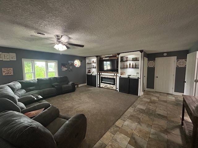 Newton, IA 50208,4544 E 76th Street S