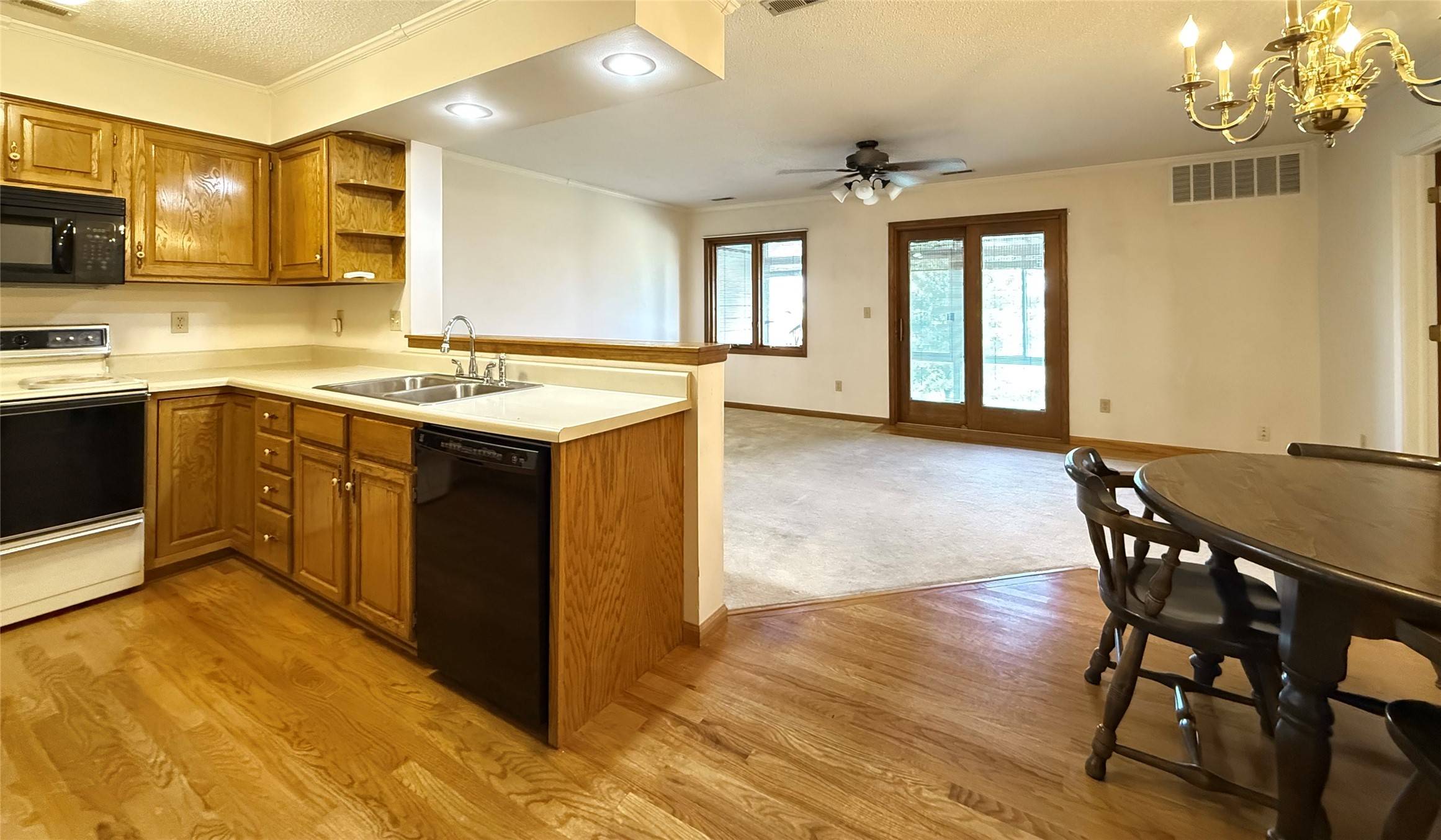 Ankeny, IA 50021,405 SE Delaware Avenue #207