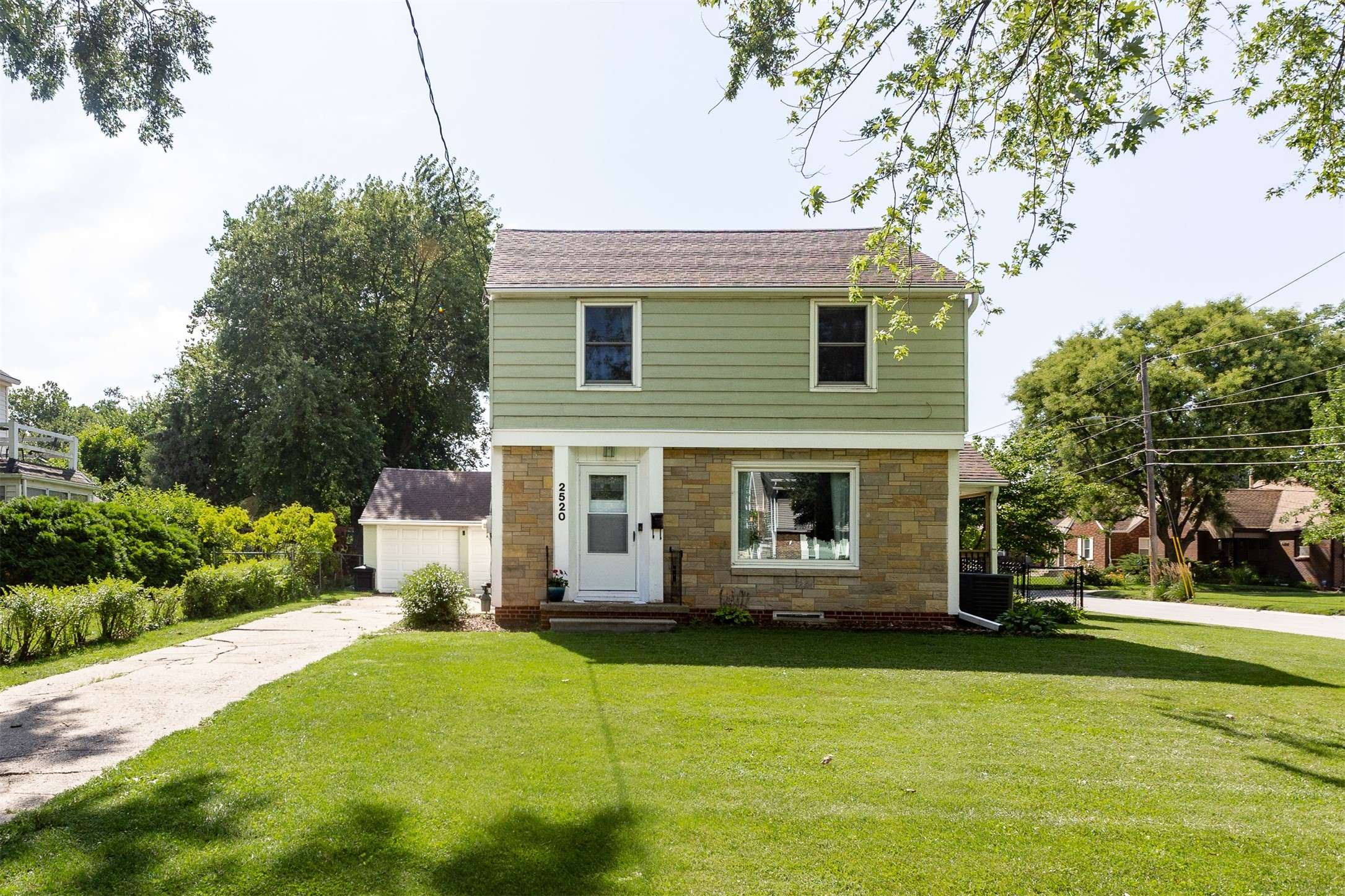 Des Moines, IA 50310,2520 49th Street