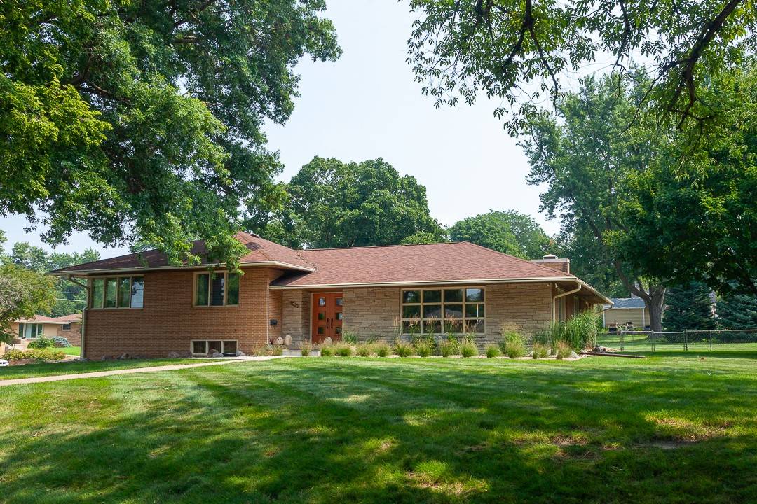 Des Moines, IA 50310,4055 42nd Street