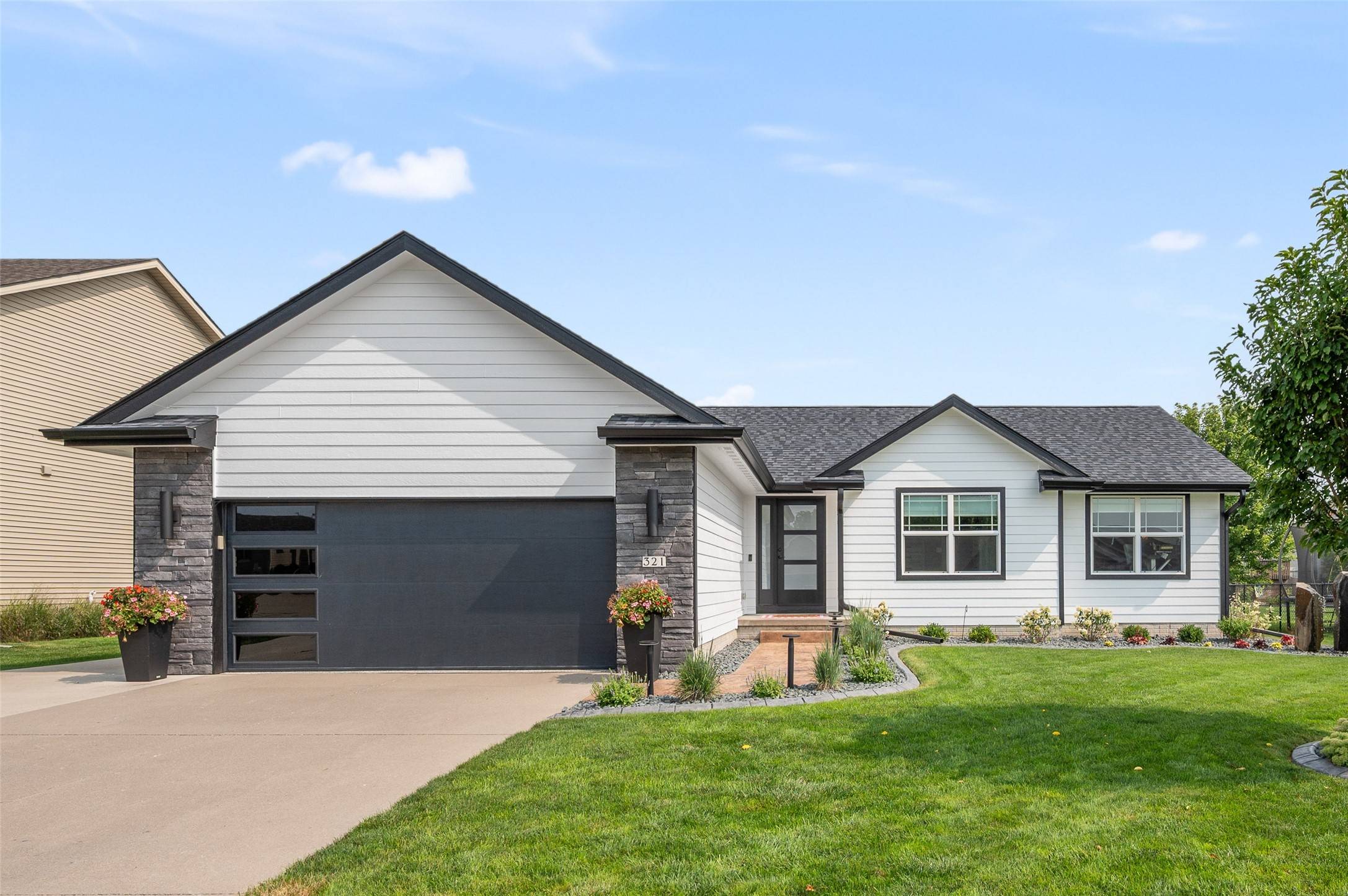 Altoona, IA 50009,321 32nd Street SW