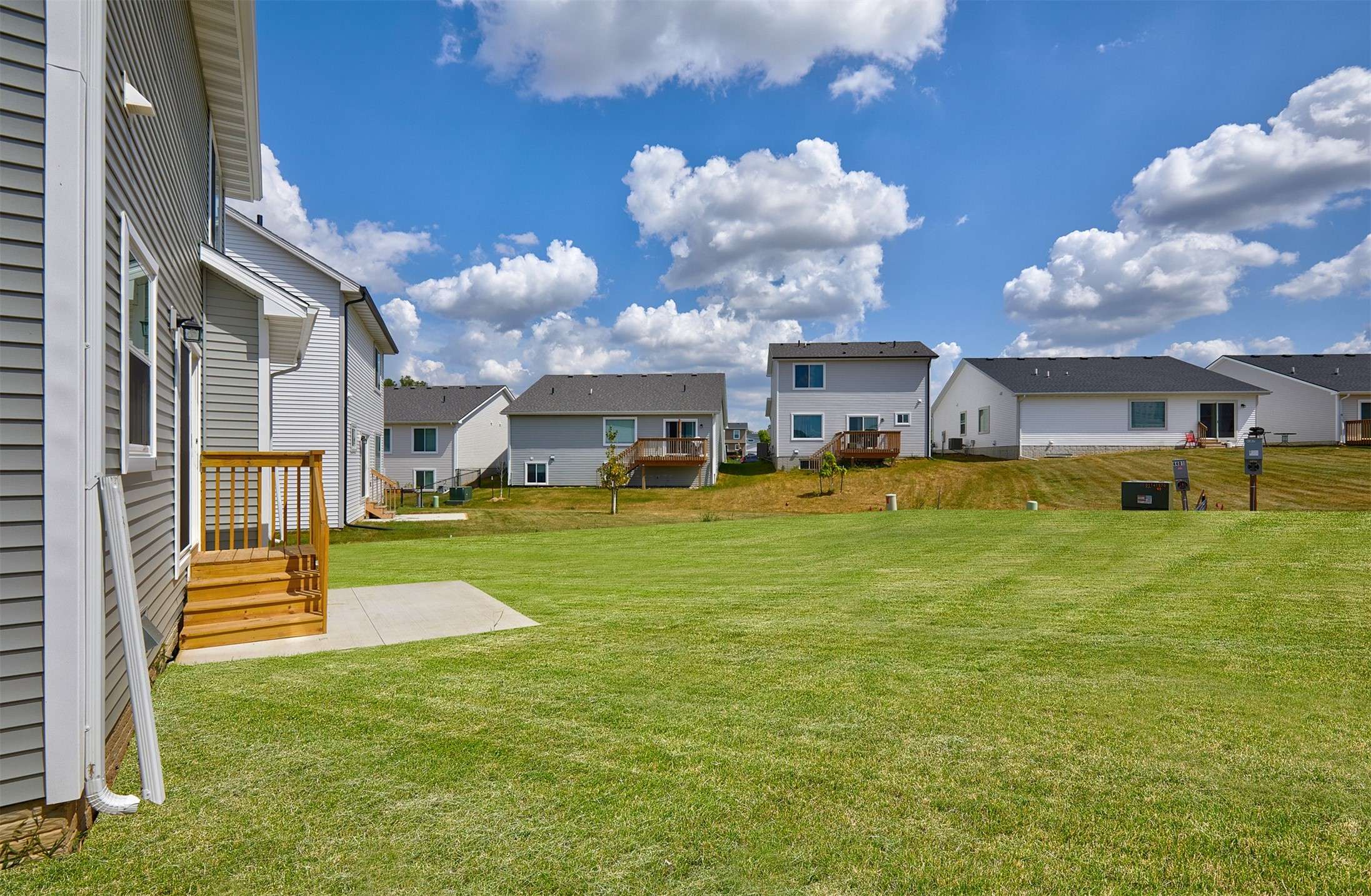 Des Moines, IA 50317,4401 Honey Bee Ridge