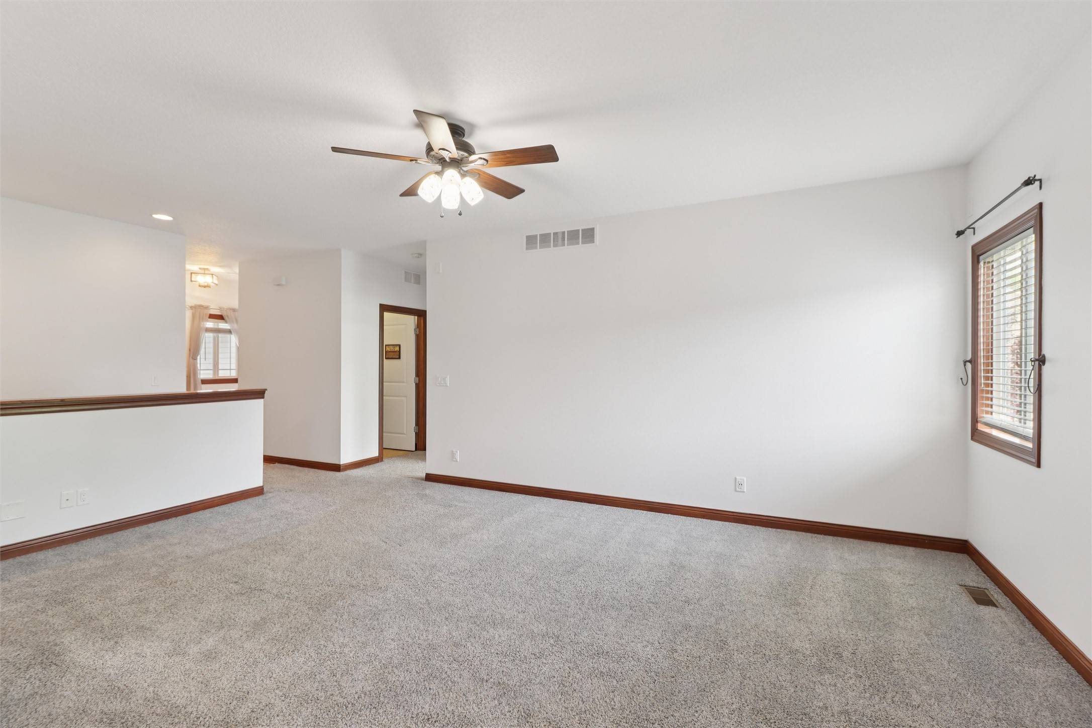 Des Moines, IA 50317,4729 E Merced Street