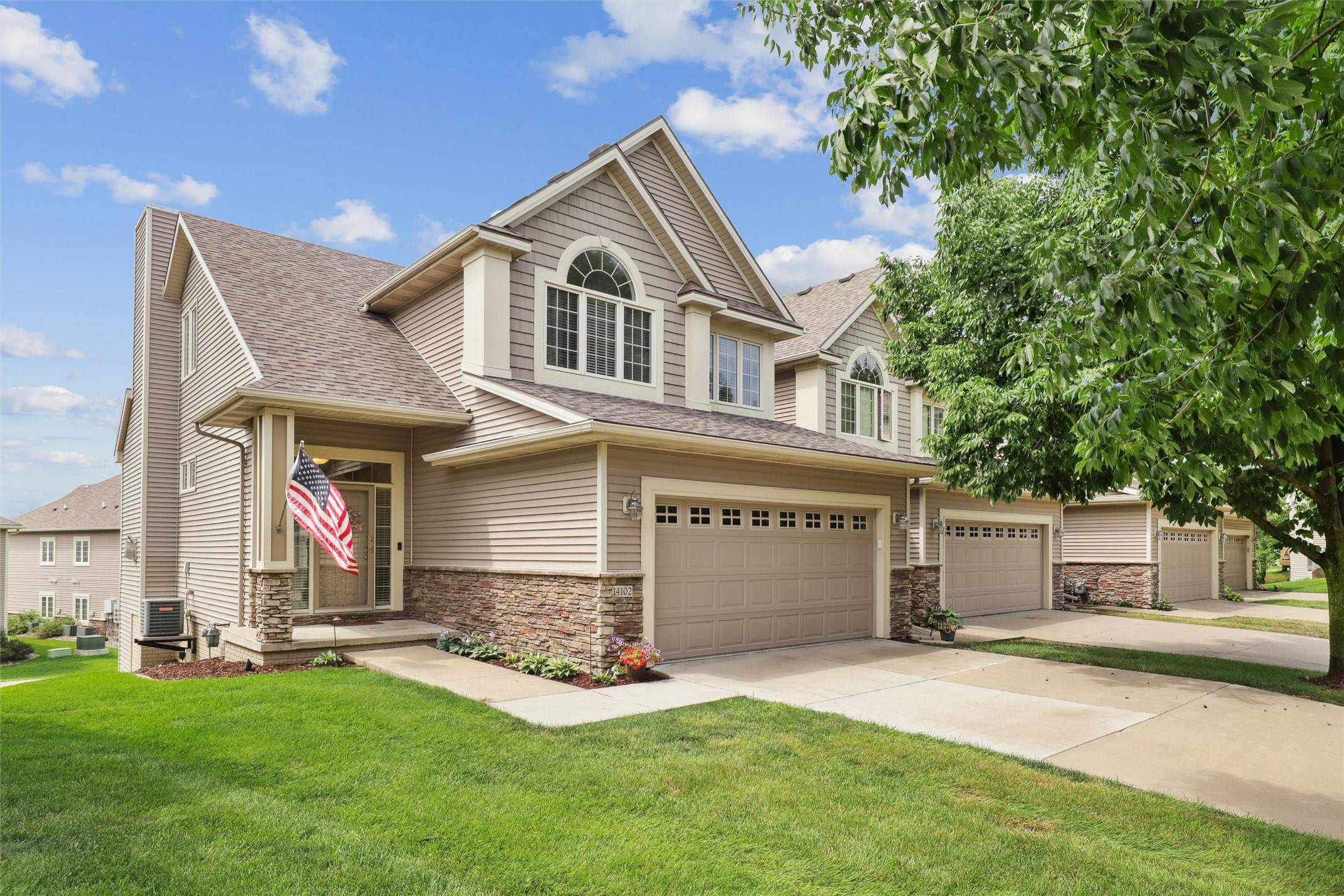 Urbandale, IA 50323,14102 Ridgemont Drive