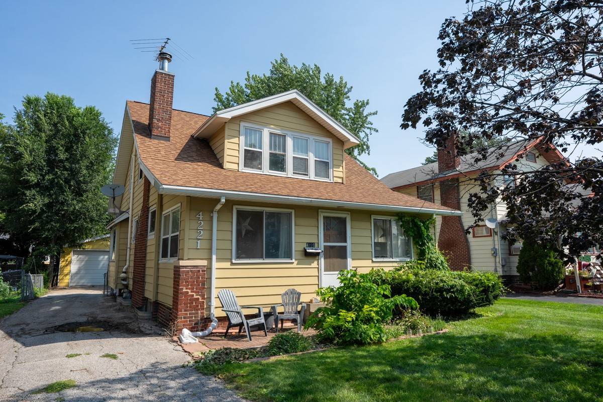 Des Moines, IA 50310,4221 Hickman Road