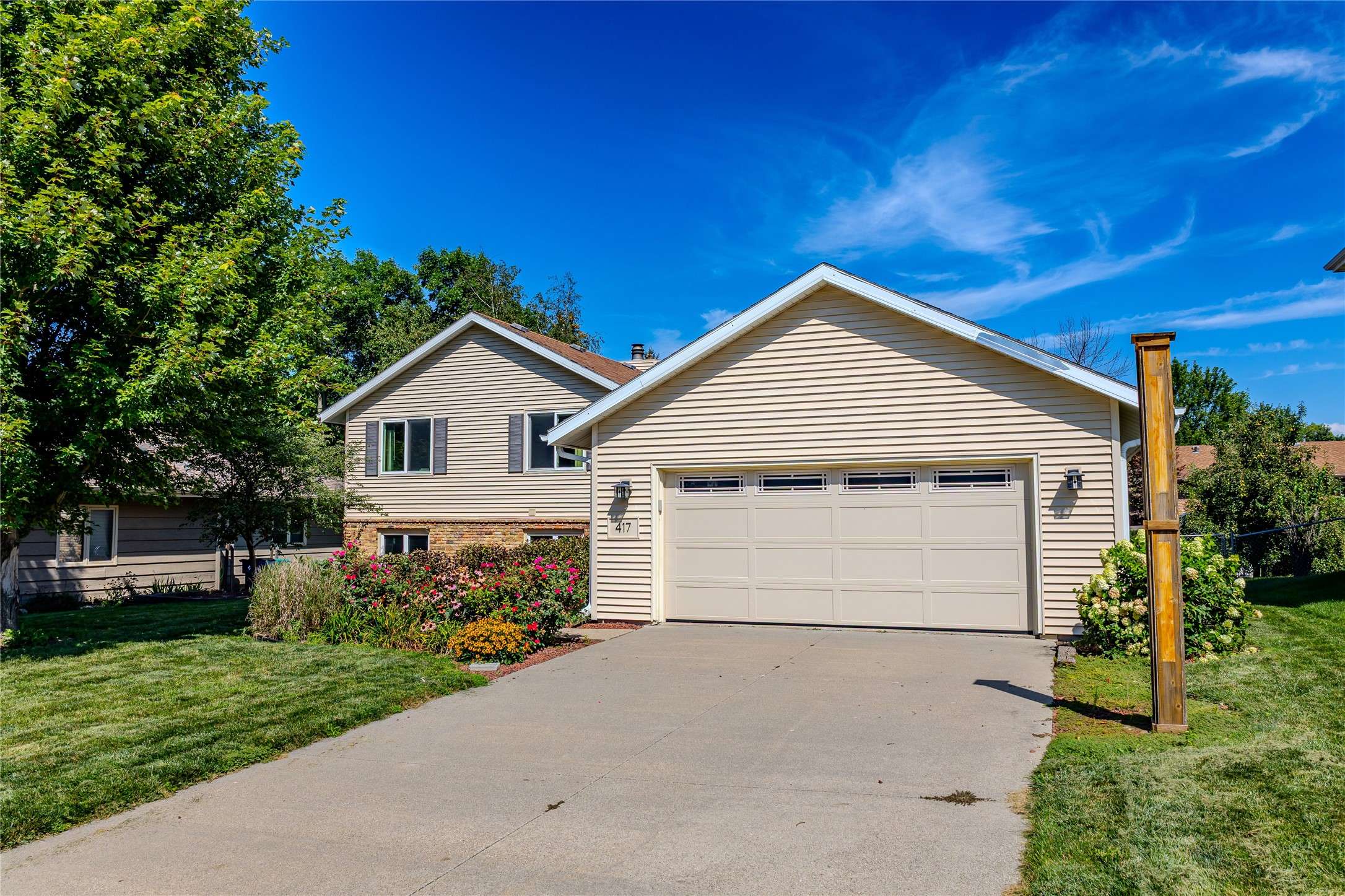 Ankeny, IA 50023,417 NW Greenwood Street