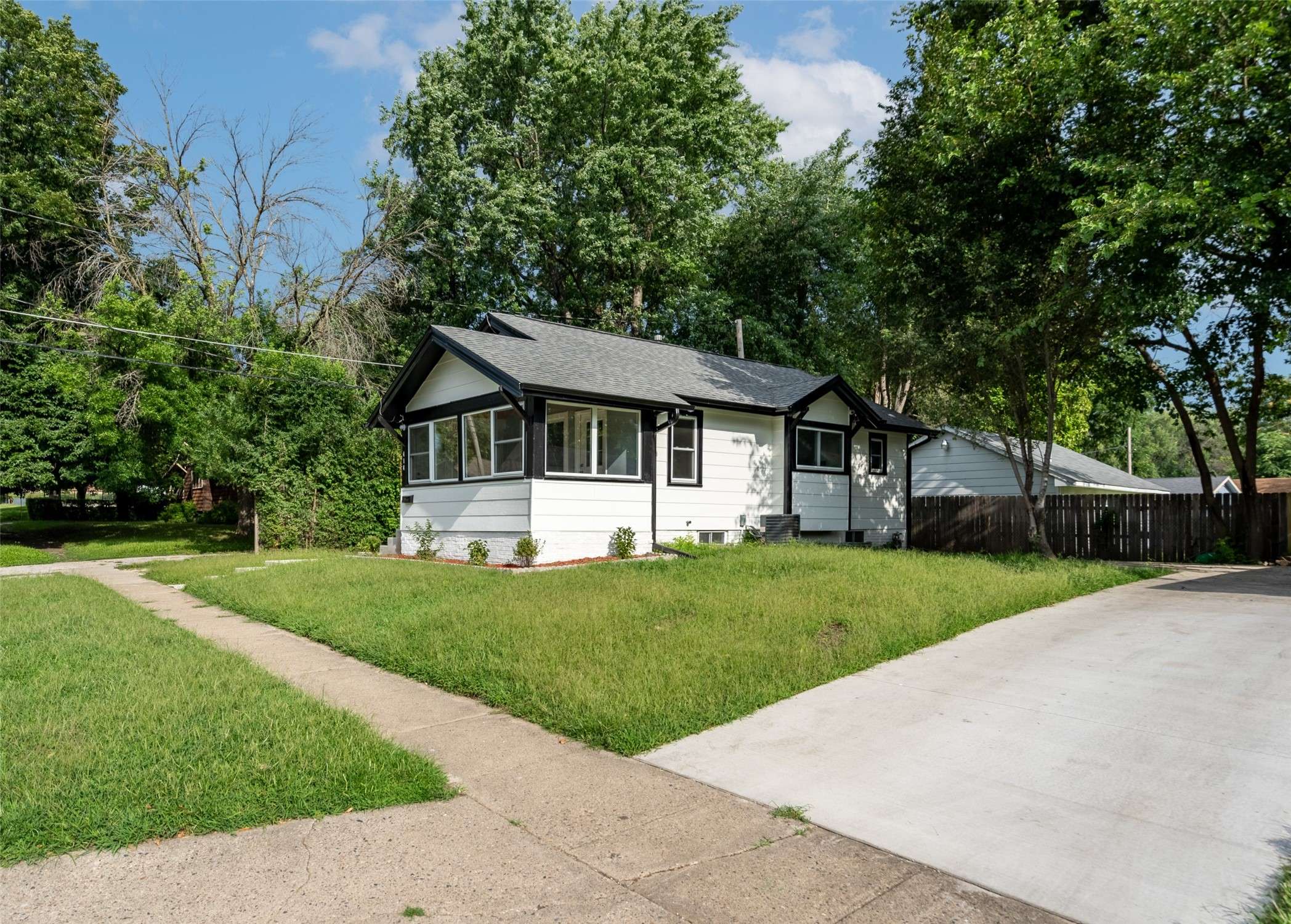 Des Moines, IA 50313,414 E Ovid Avenue