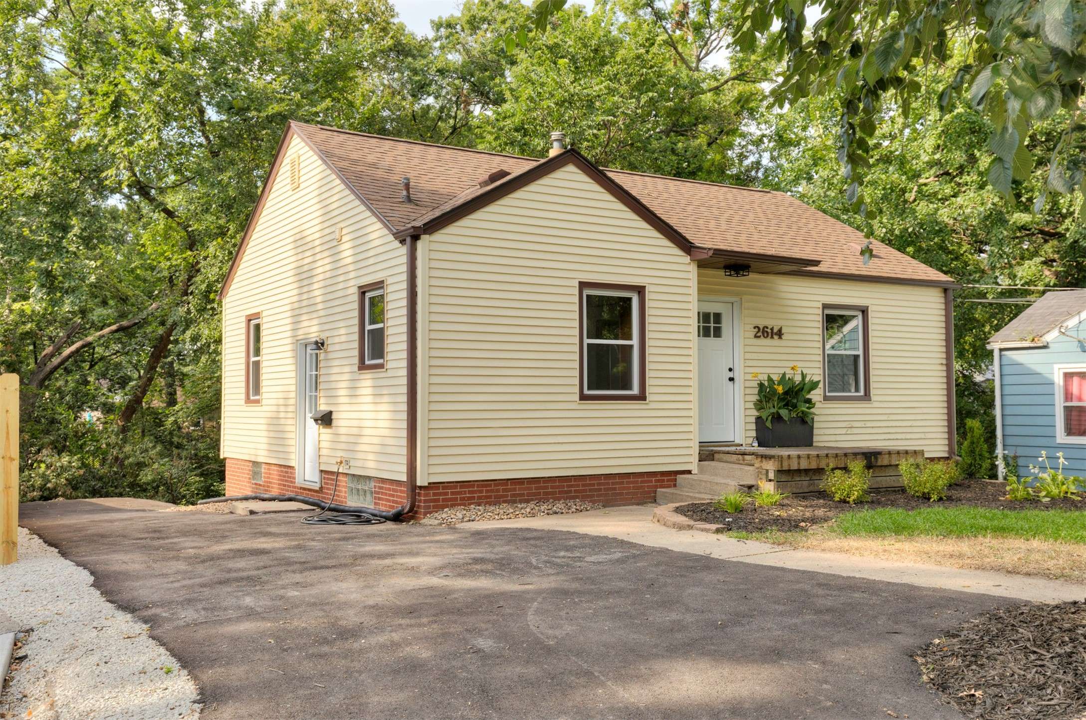 Des Moines, IA 50310,2614 Adams Avenue