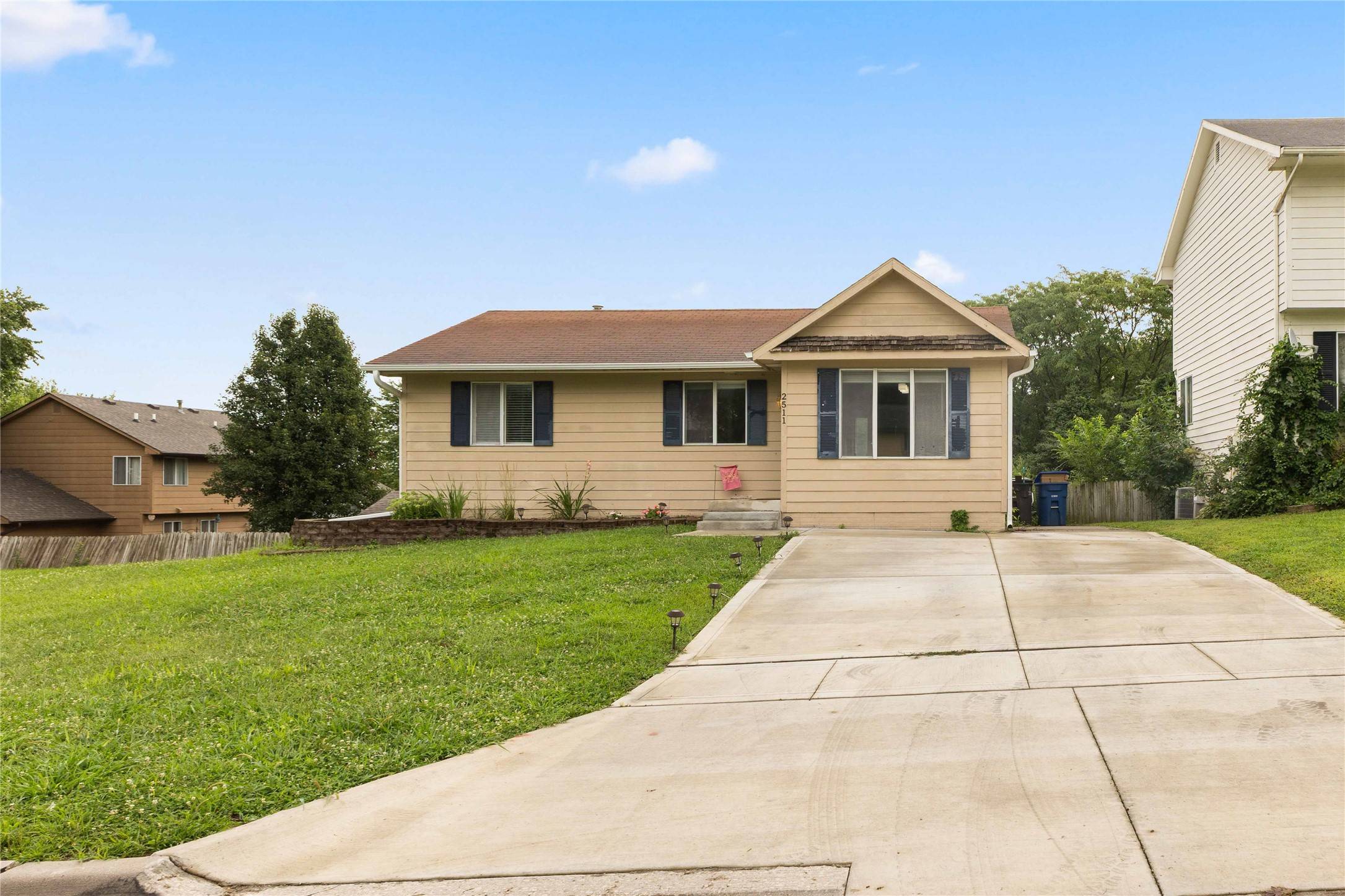 Des Moines, IA 50320,2511 SE 18th Court