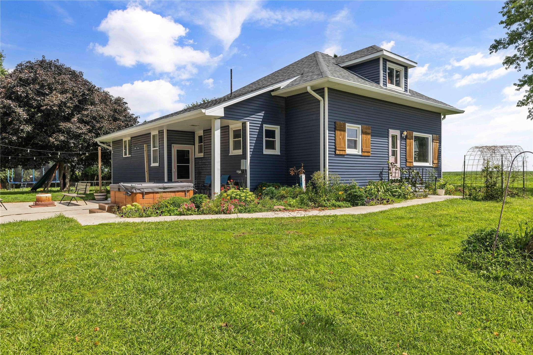 Collins, IA 50055,68975 290th Street