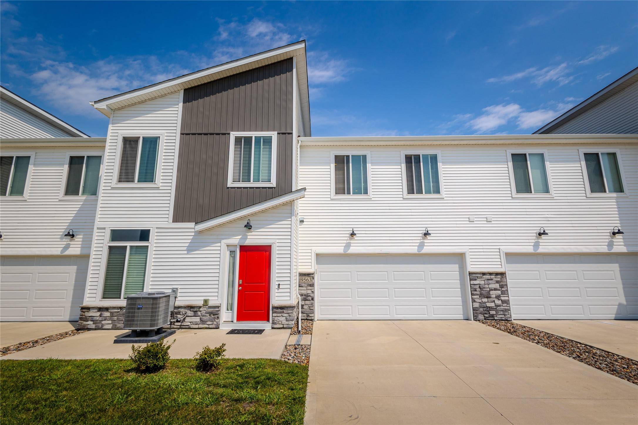 West Des Moines, IA 50266,9563 Crestview Drive