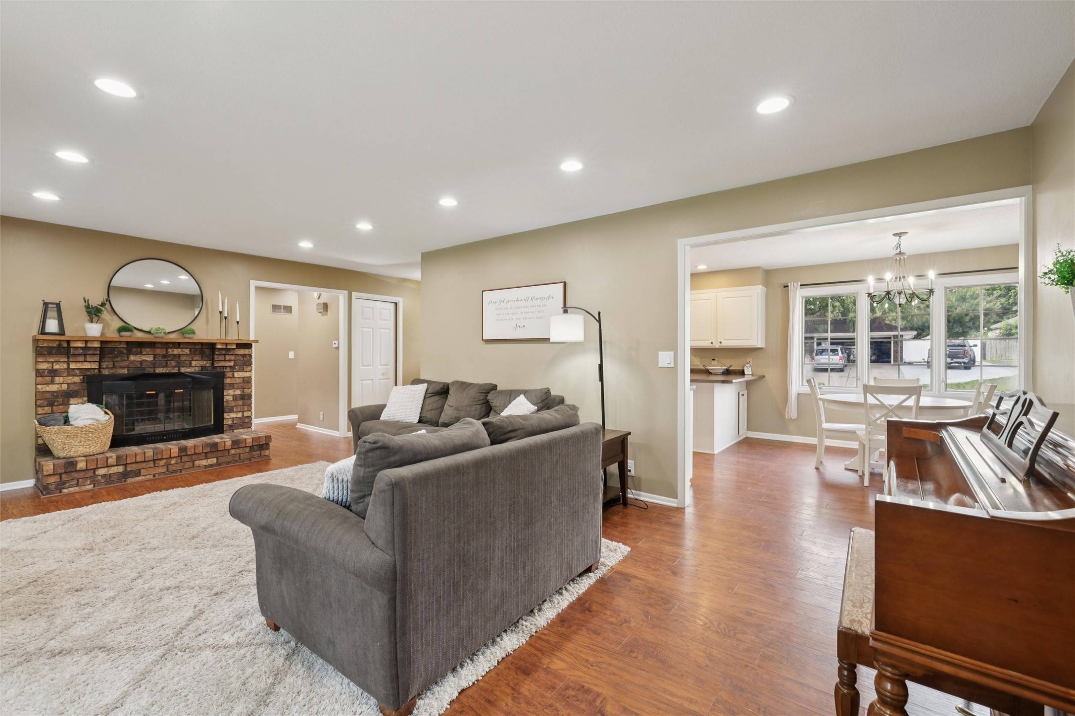 Pella, IA 50219,809 Park Lane