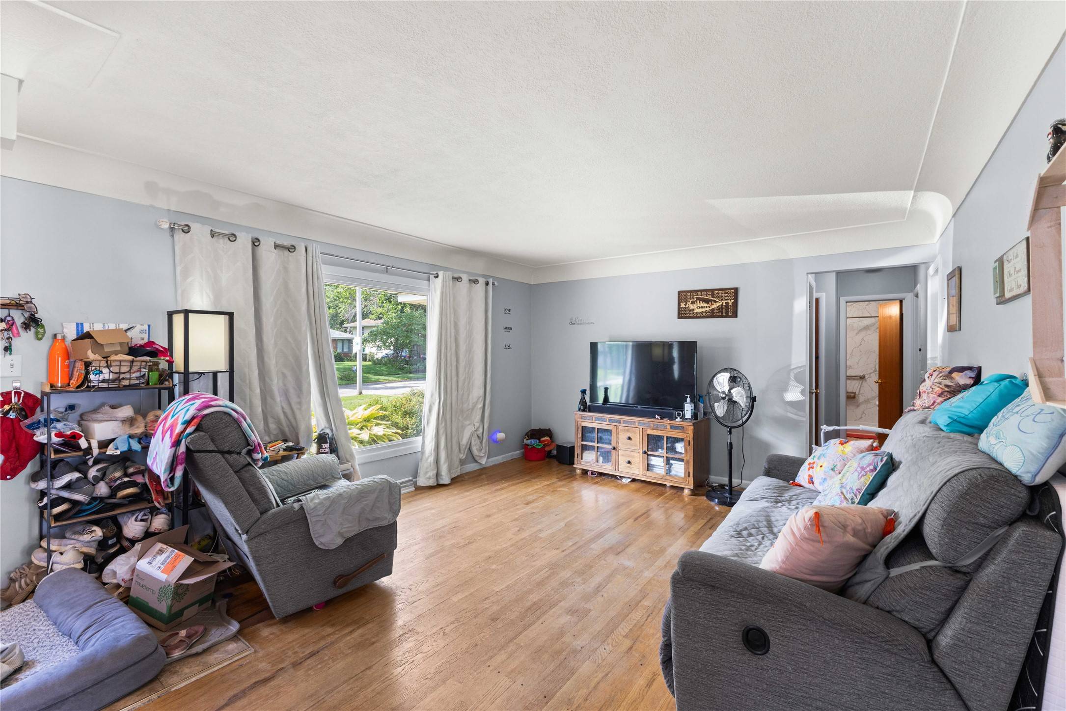 Des Moines, IA 50310,3103 Lawnview Drive