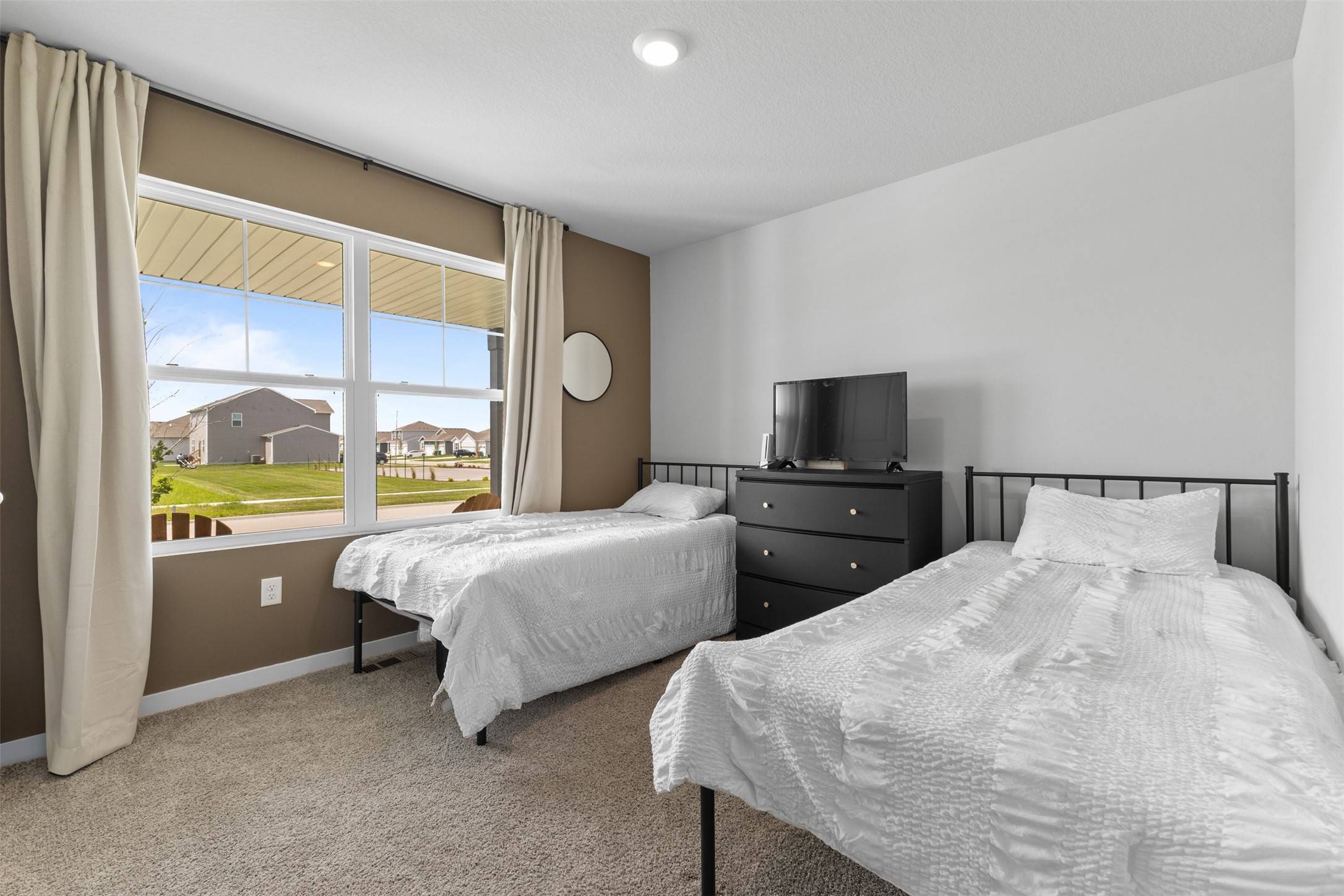 Ankeny, IA 50021,1113 NE Crossing Oaks Drive