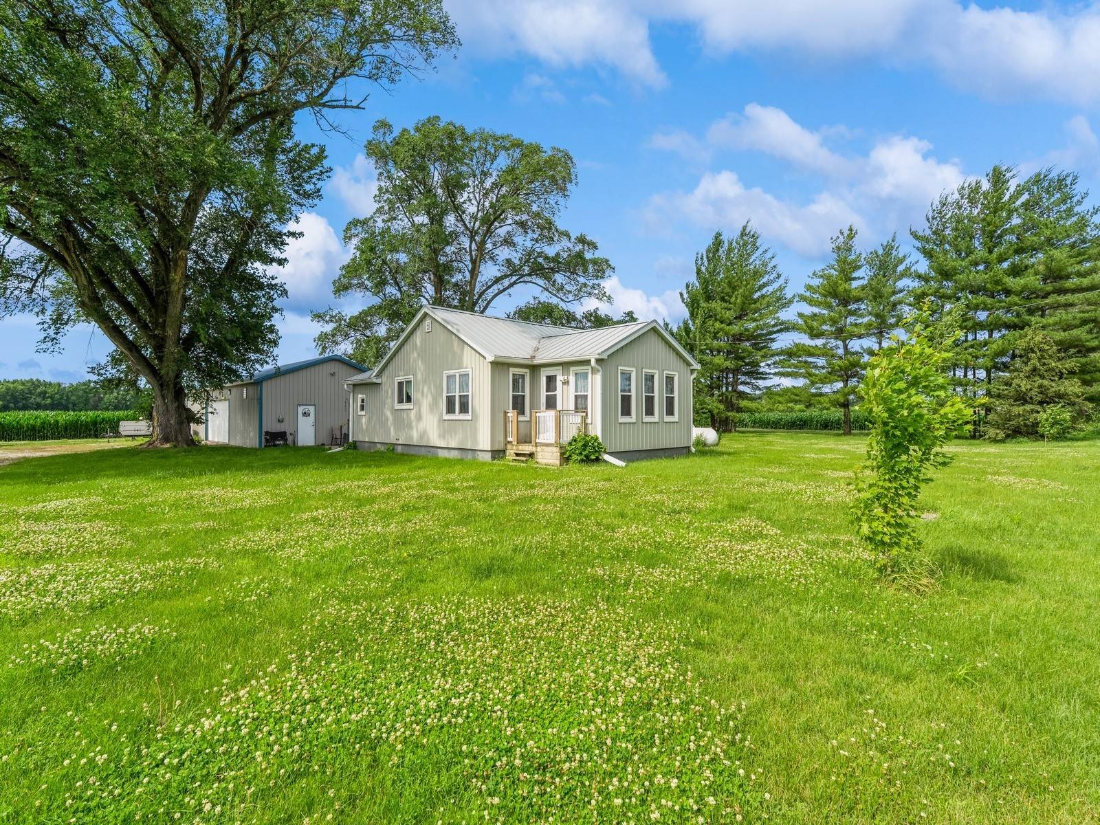 Colfax, IA 50054,11213 Orchard Avenue