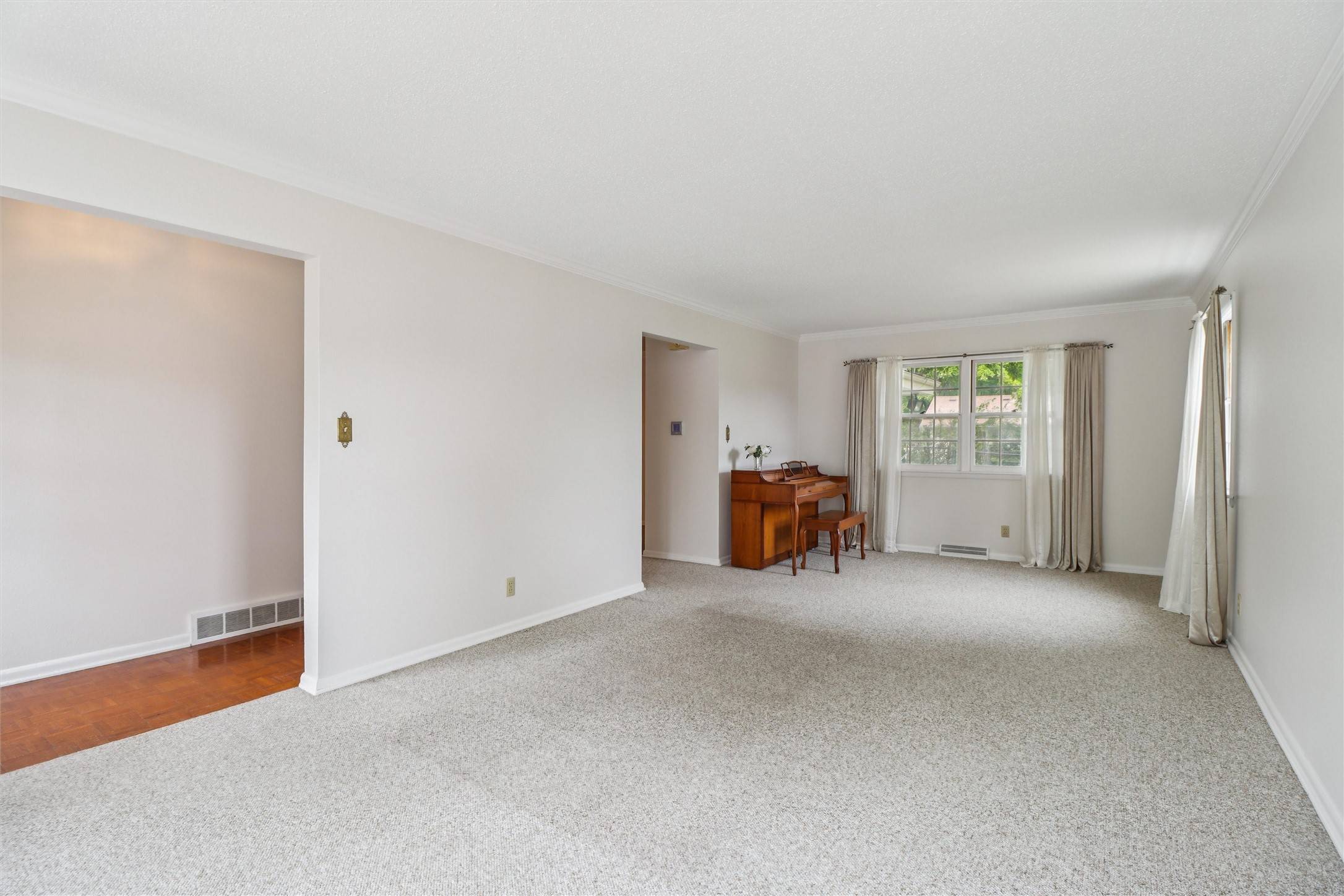 Des Moines, IA 50310,2601 Glennor Road