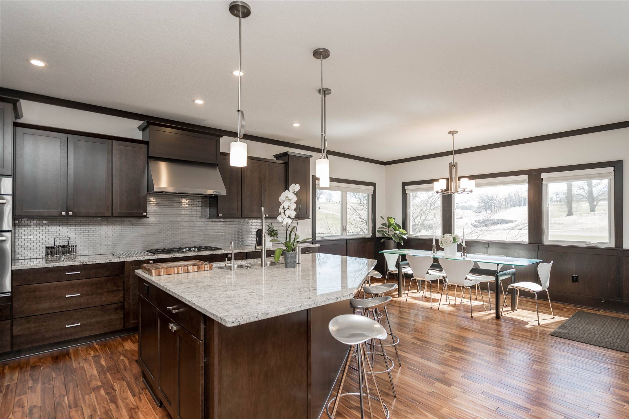 Des Moines, IA 50315,1902 Park Avenue