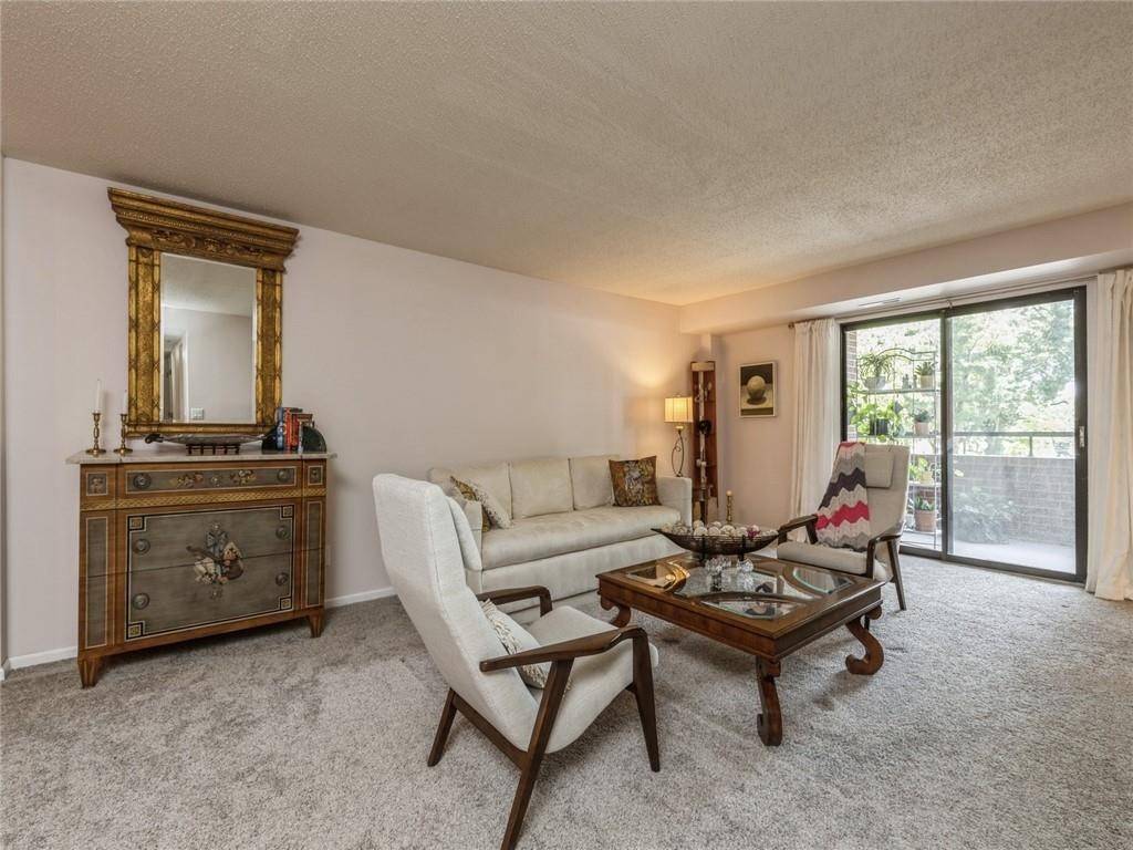 Des Moines, IA 50312,2880 Grand Avenue #102