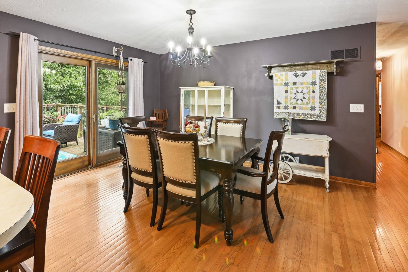 Pella, IA 50219,1326 E 7th Street