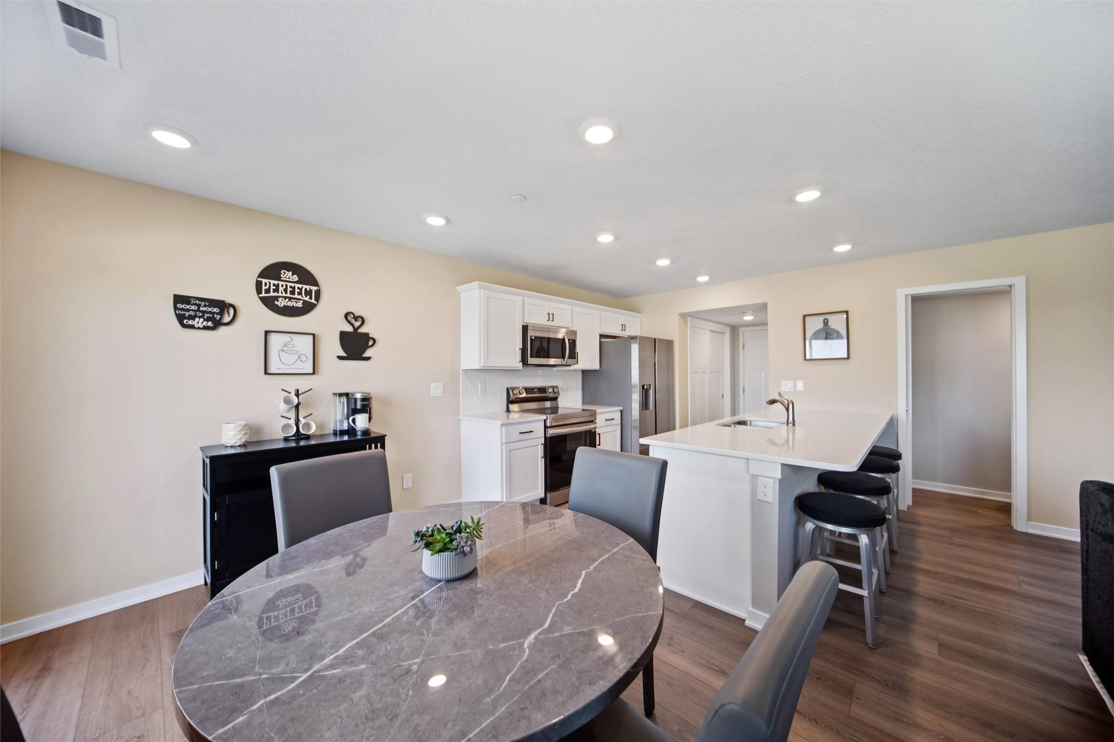 Johnston, IA 50131,5917 NW 90th Court