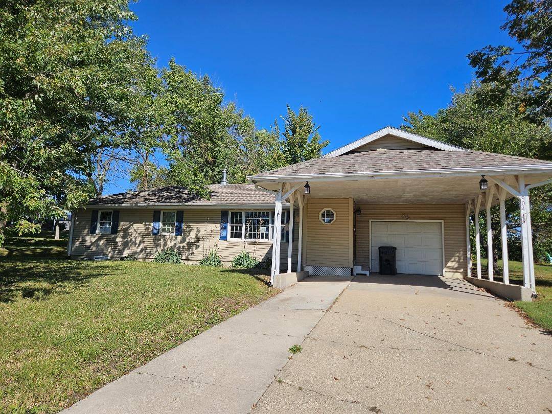 Mount Ayr, IA 50854,904 W Columbus Street