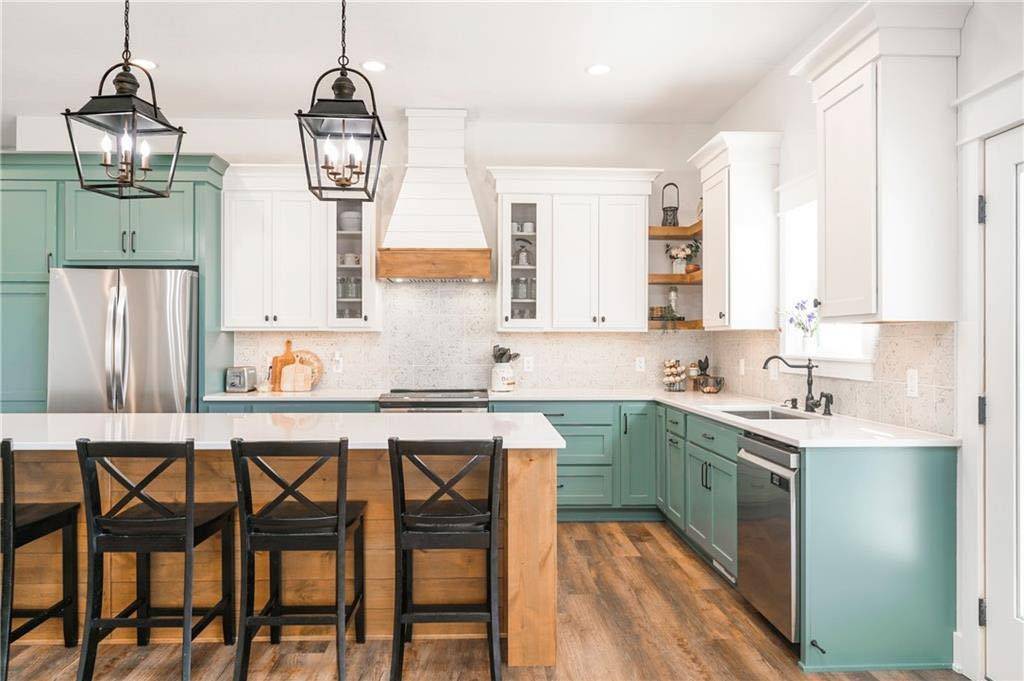 Lucas, IA 50151,505 W Summit Street