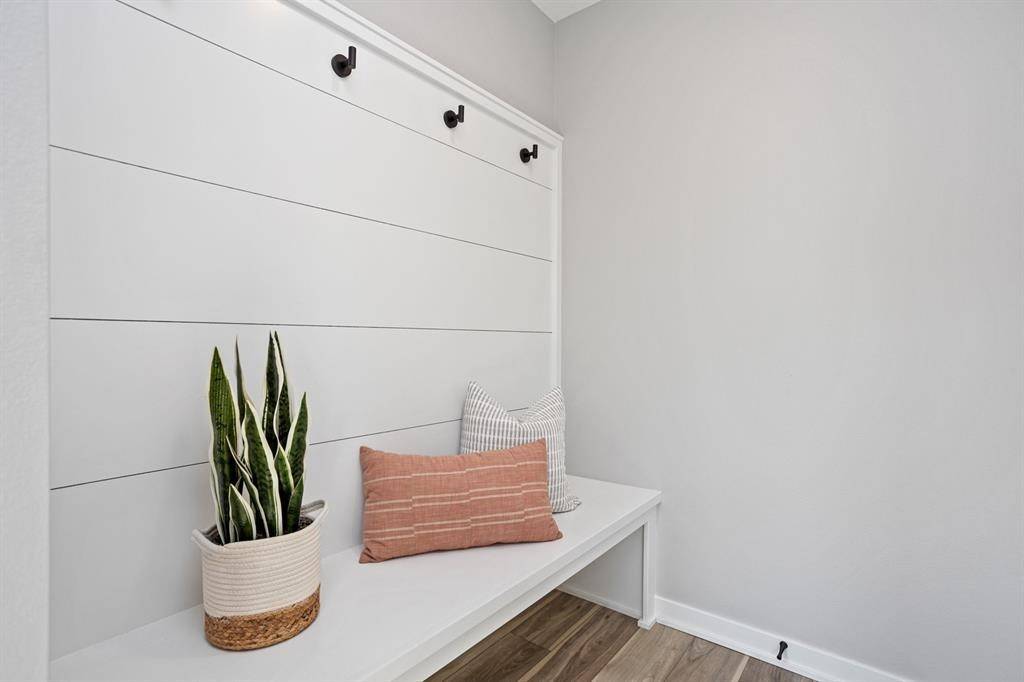 Des Moines, IA 50321,2738 Fleur Drive #23