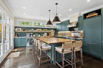 Southampton, NY 11968,97 Pelletreau Street