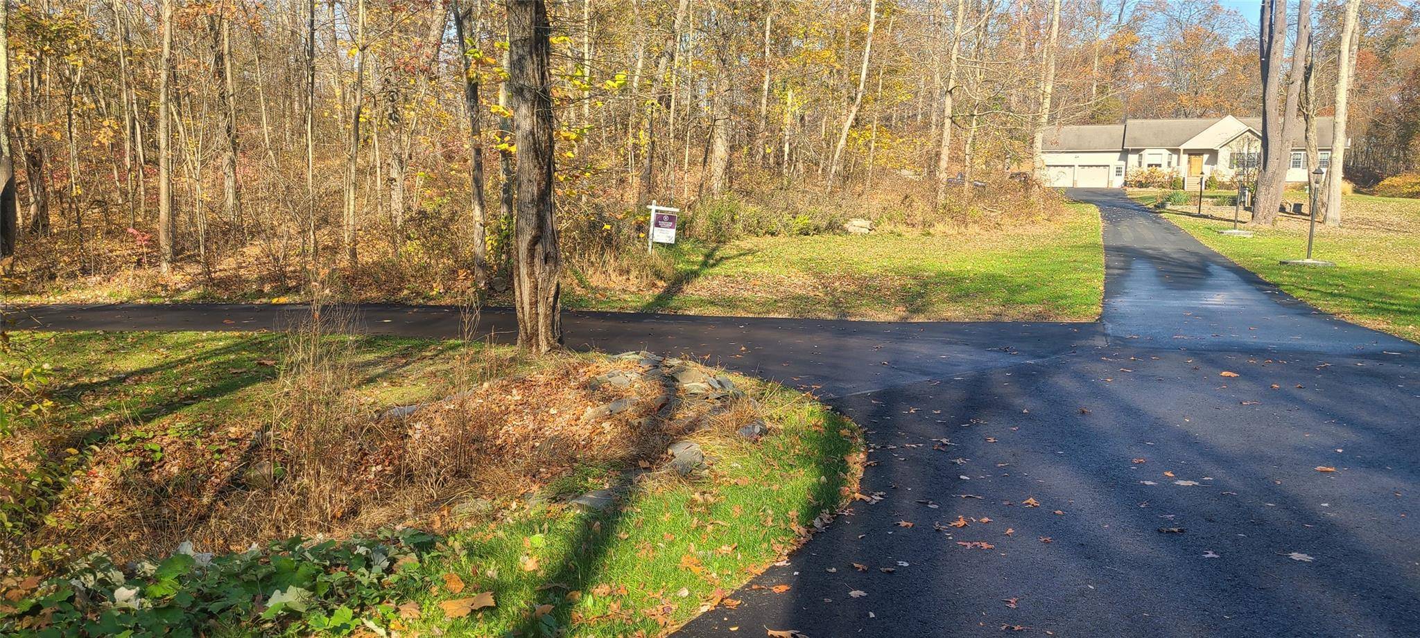 Hyde Park, NY 12538,15 Forest Brook LN