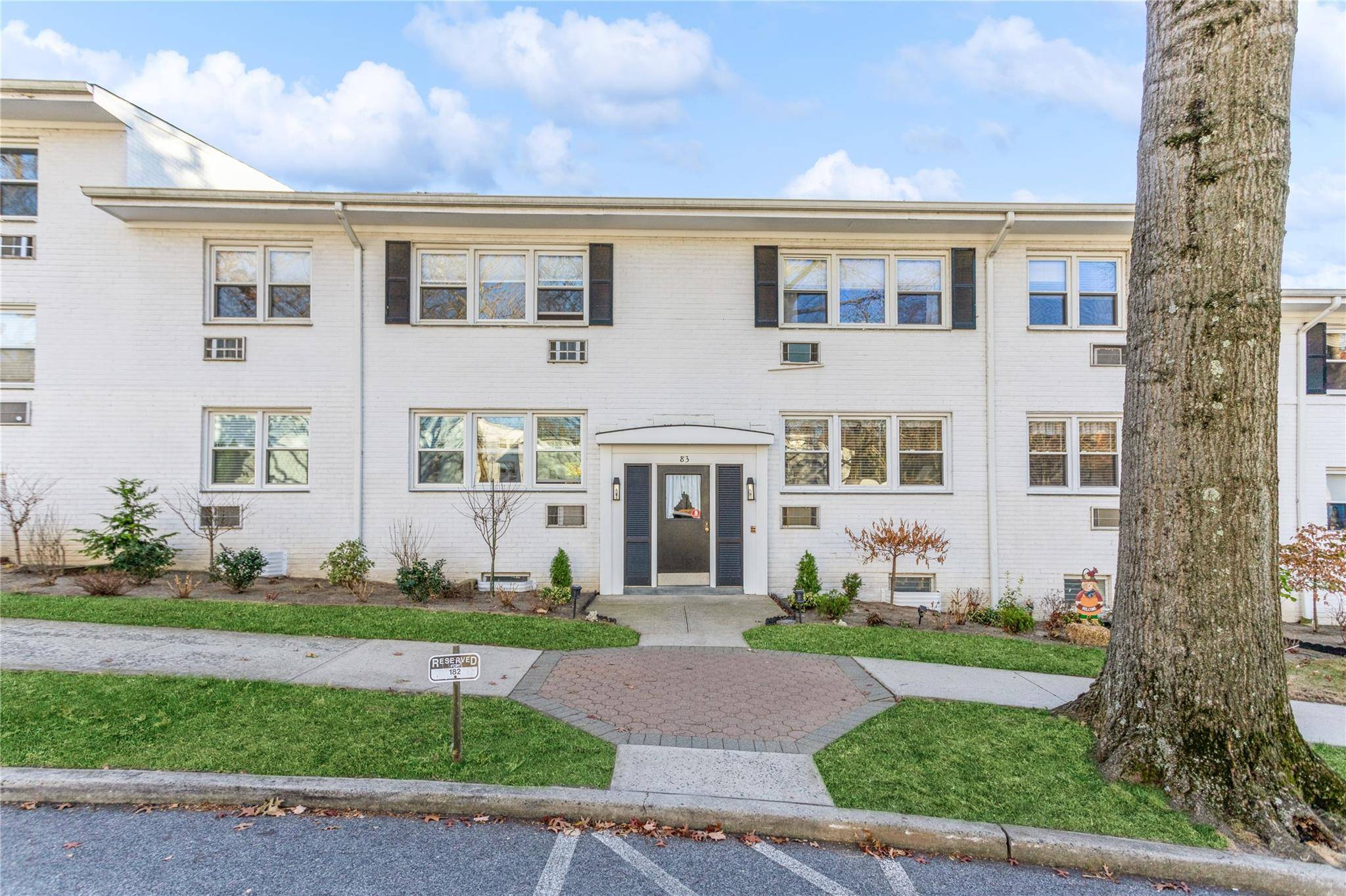 Rye Brook, NY 10573,83 Avon CIR #C