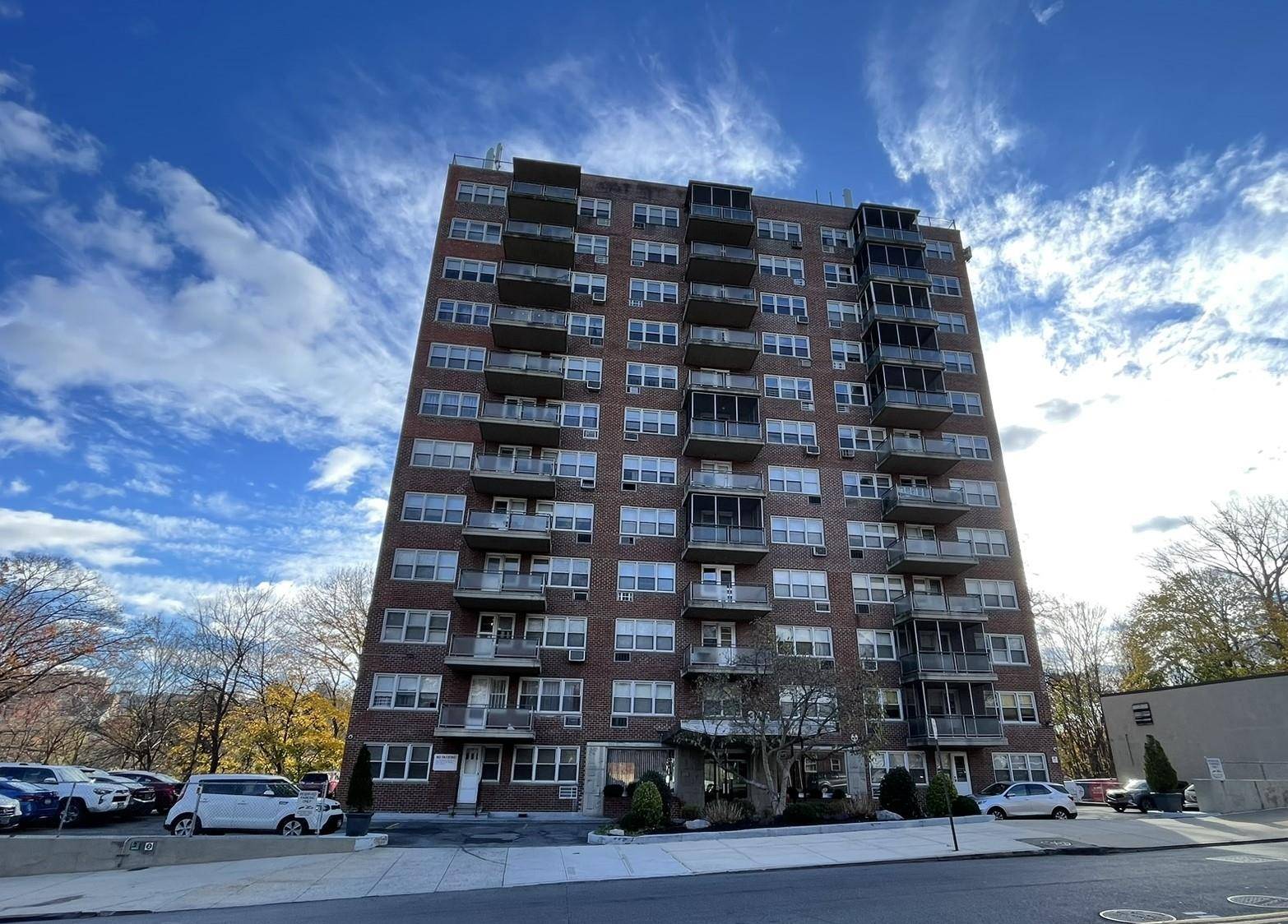 Yonkers, NY 10705,385 McLean AVE #12G