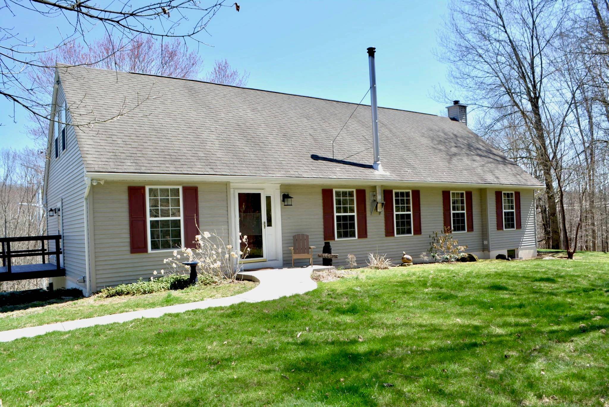 Salt Point, NY 12578,504 Browning RD