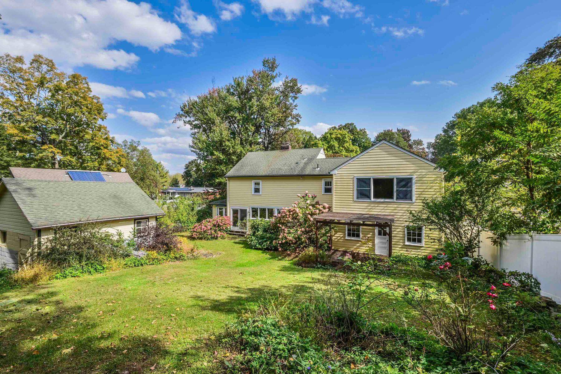 Rhinebeck, NY 12572,30 Violet PL