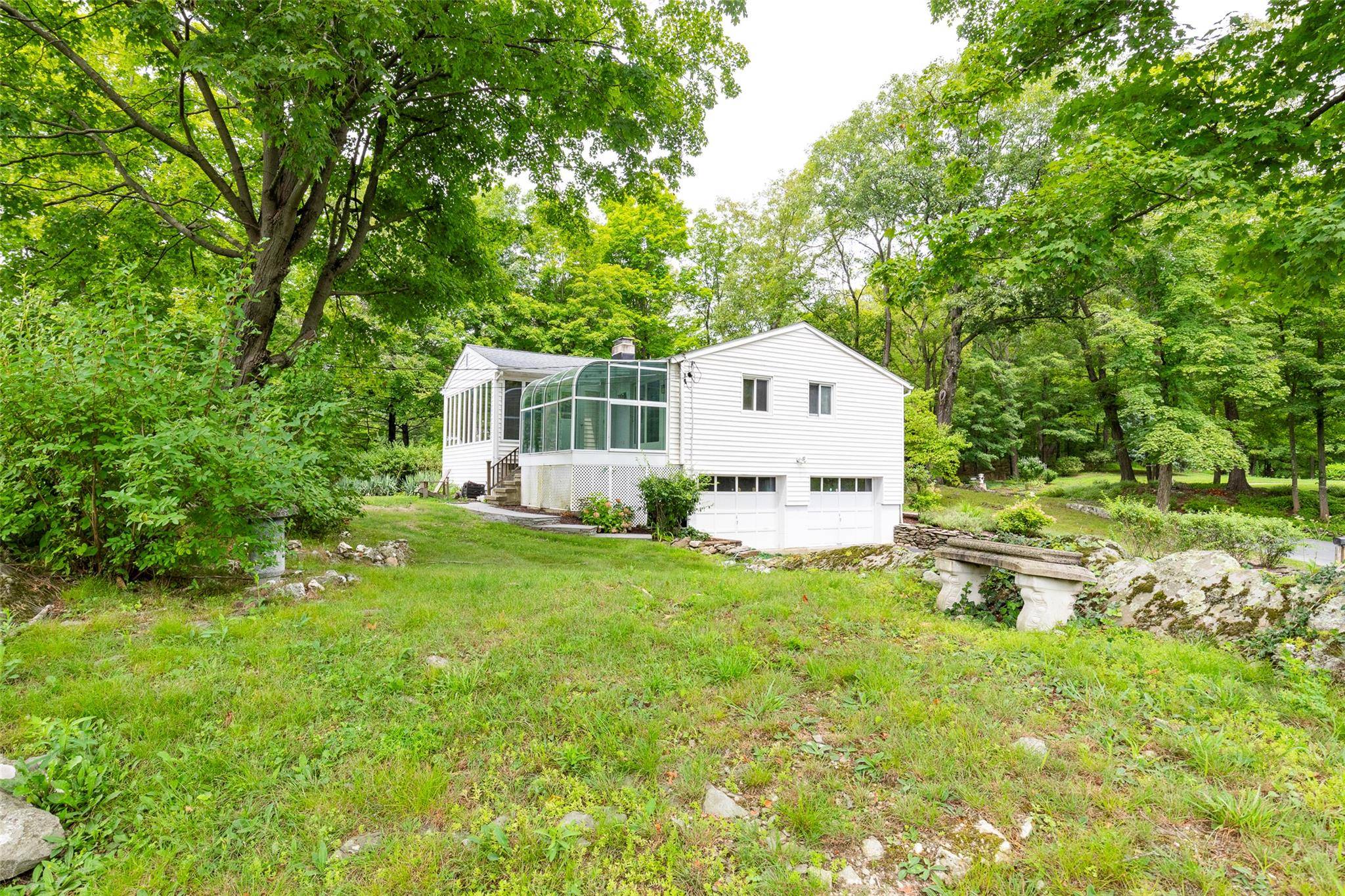 Hyde Park, NY 12538,42 Curry LN