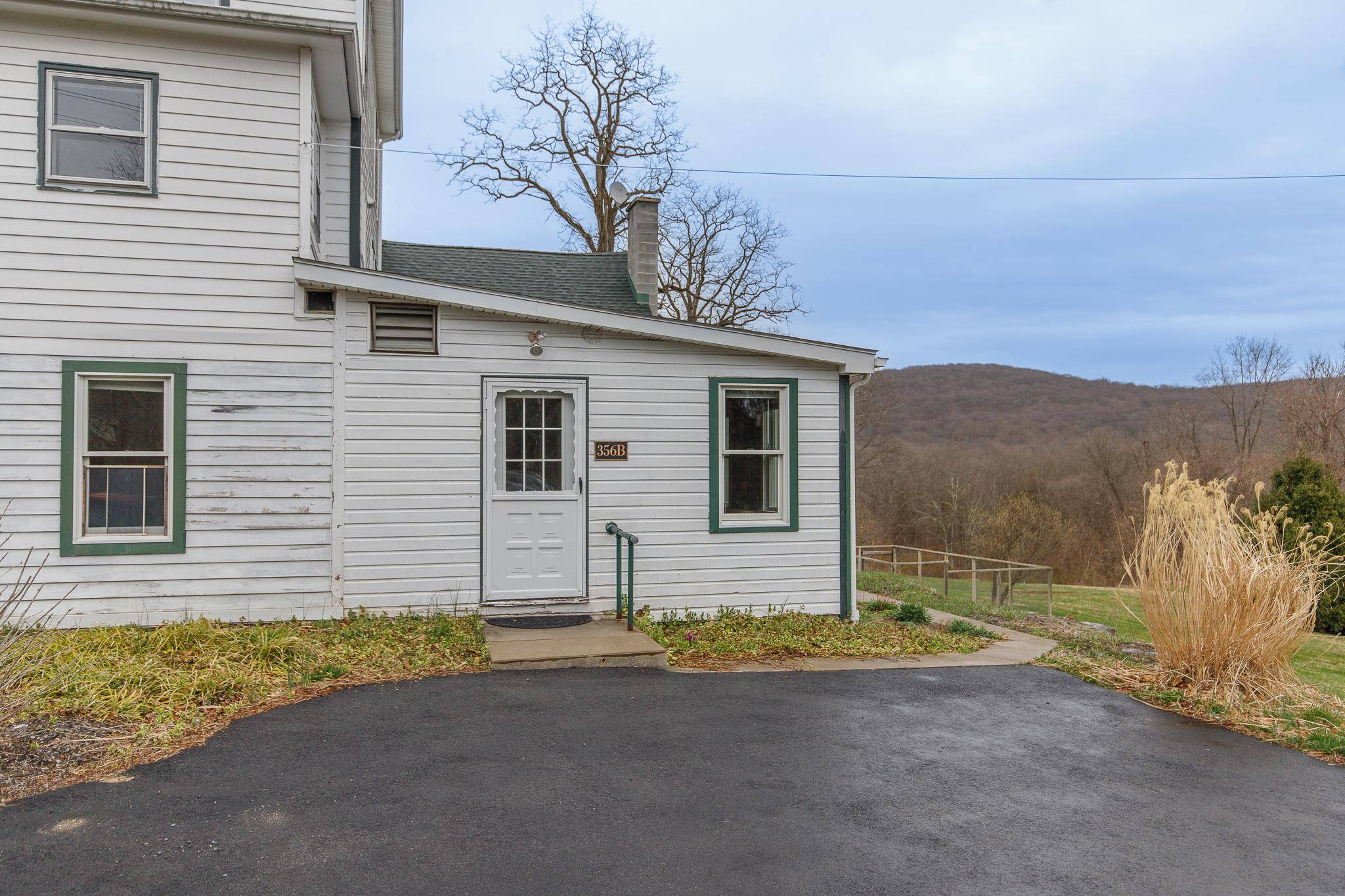 Putnam Valley, NY 10579,356 Oscawana Lake Rd RD #B