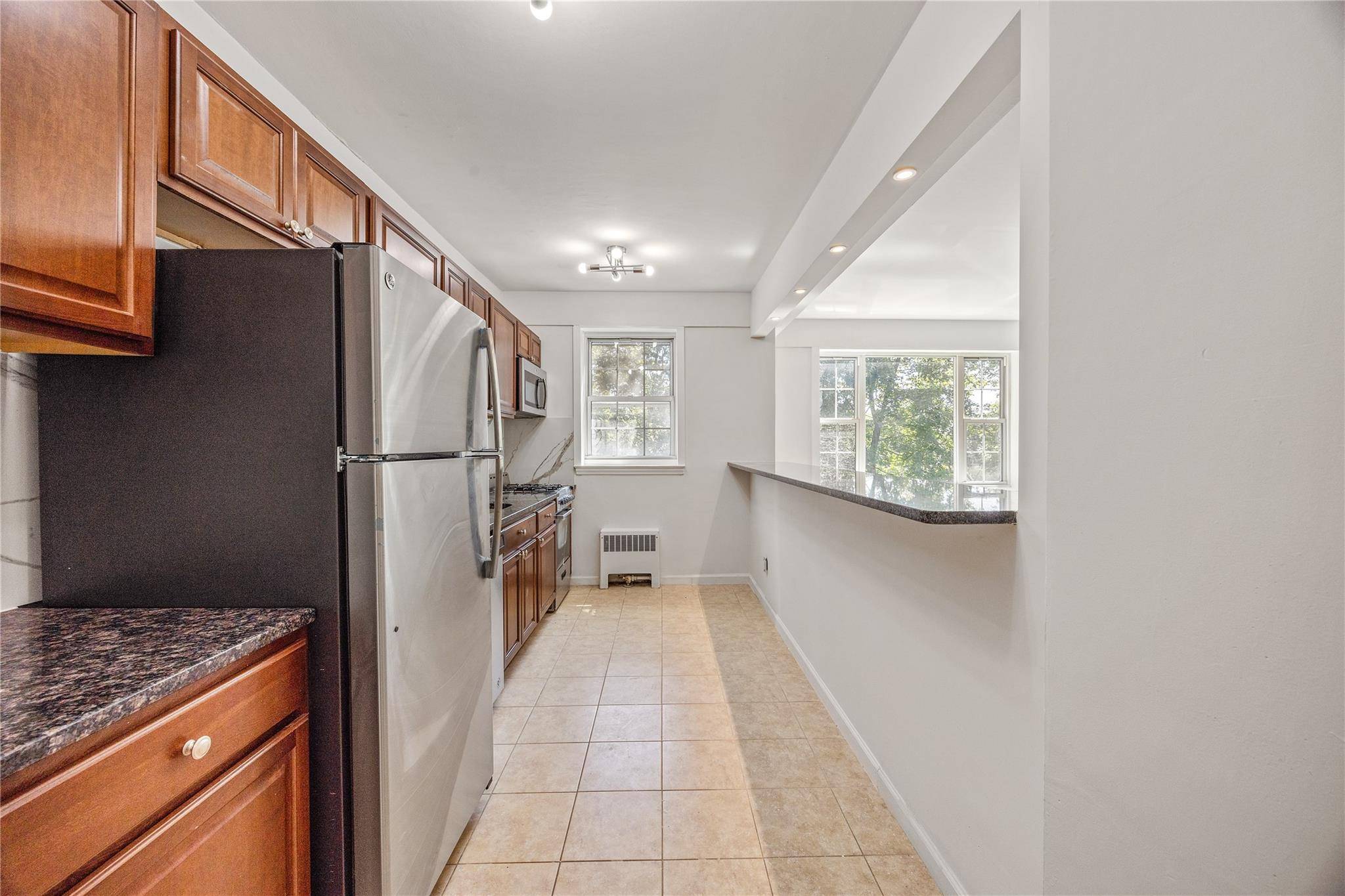 New Rochelle, NY 10805,220 Pelham RD #1B