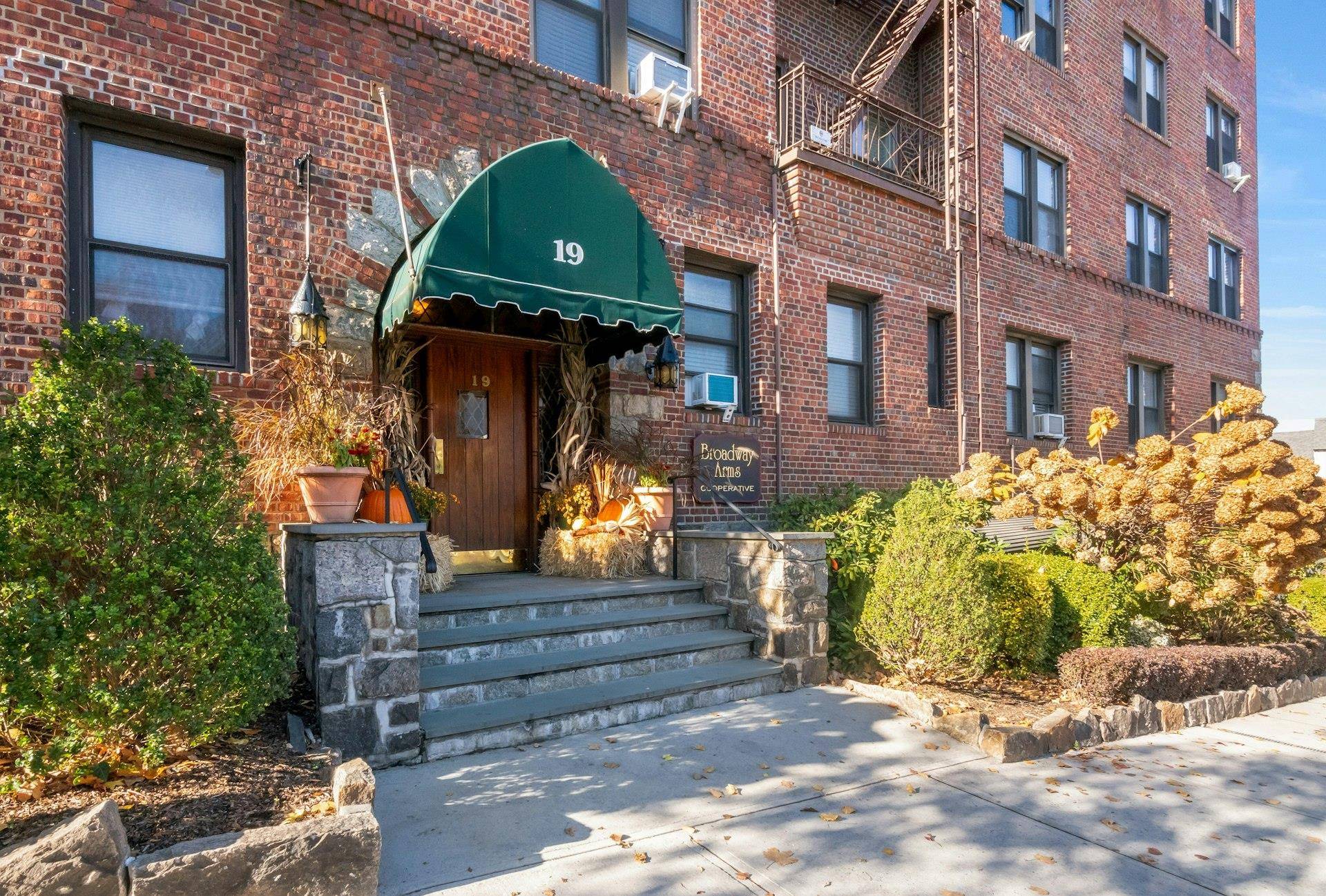 Tarrytown, NY 10591,19 S Broadway #2-F