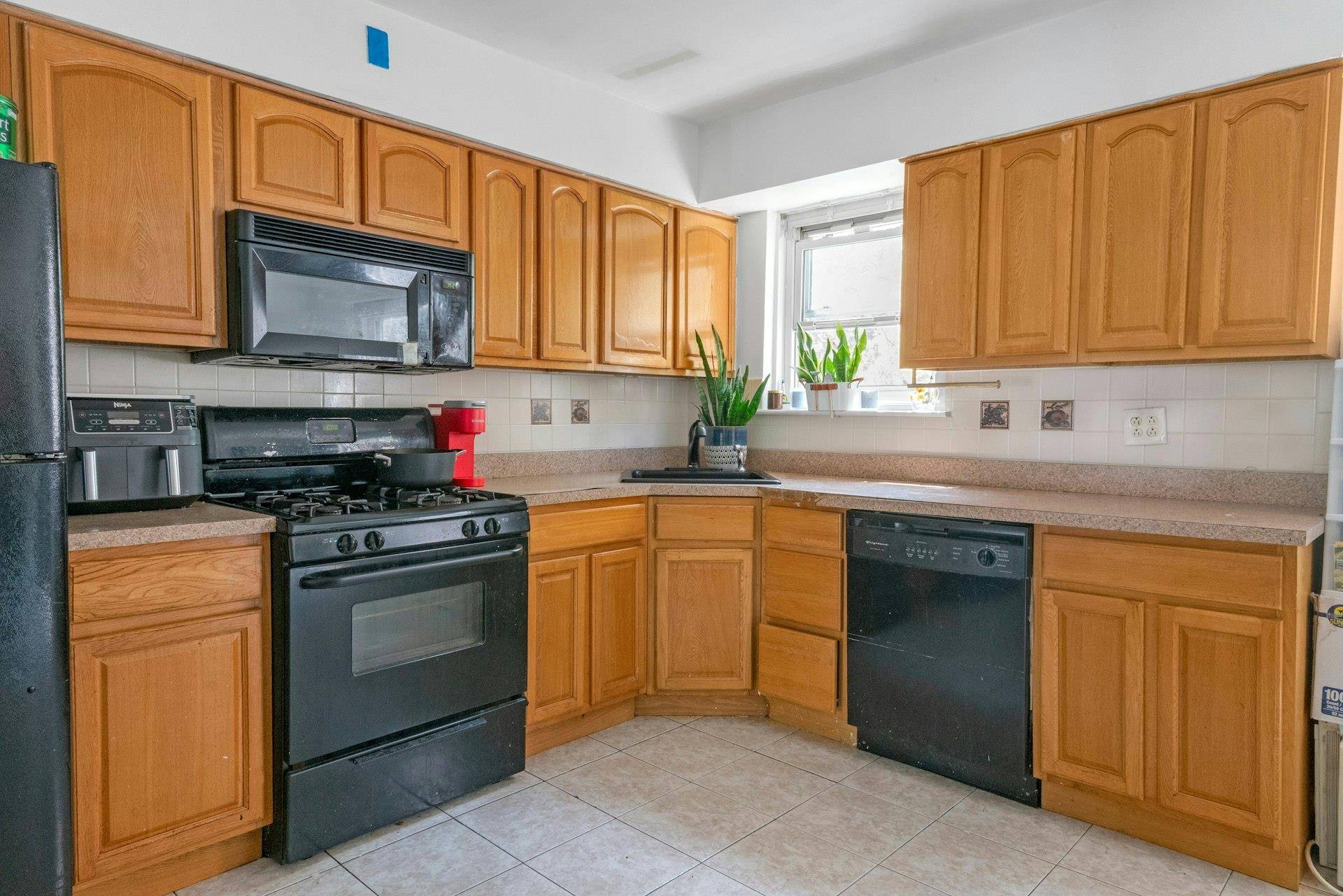 Bronx, NY 10465,837 Swinton AVE