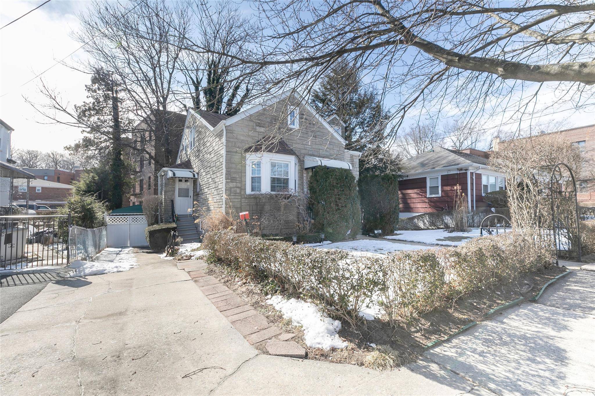 Yonkers, NY 10704,224 Delano AVE