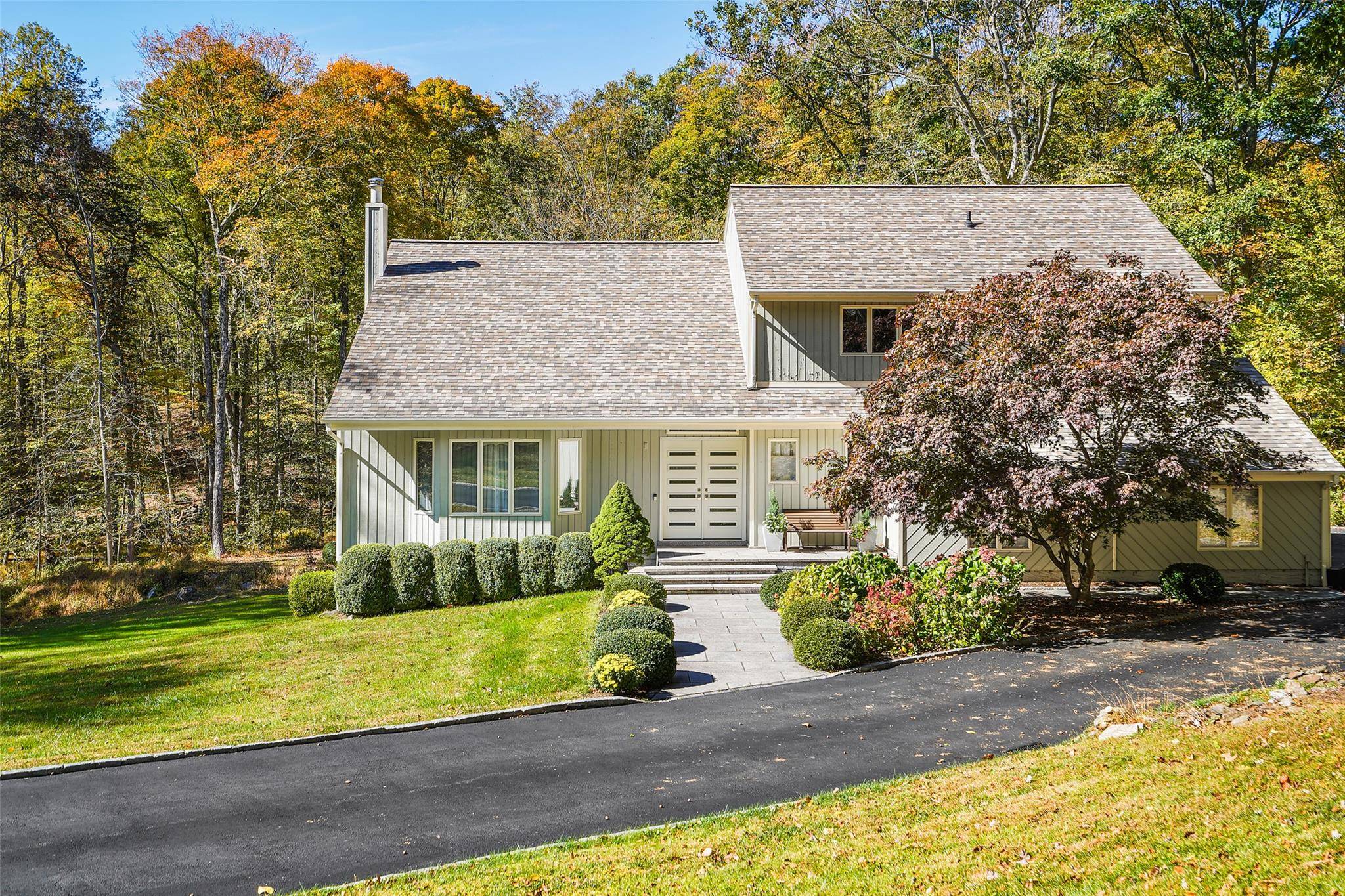 Pound Ridge, NY 10576,3 Blacksmith LN