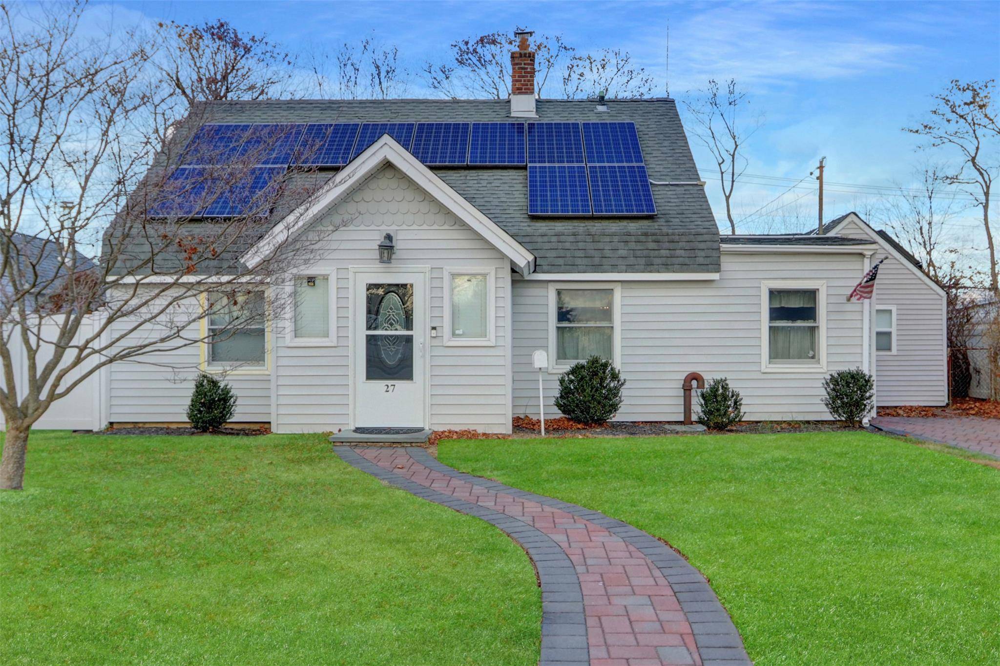Levittown, NY 11756,27 Cliff LN
