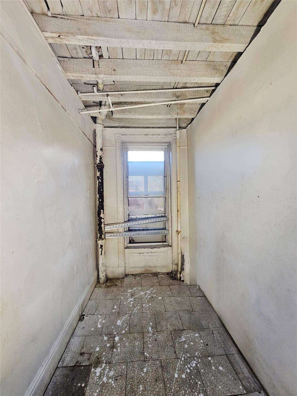 Brooklyn, NY 11233,99 Somers ST