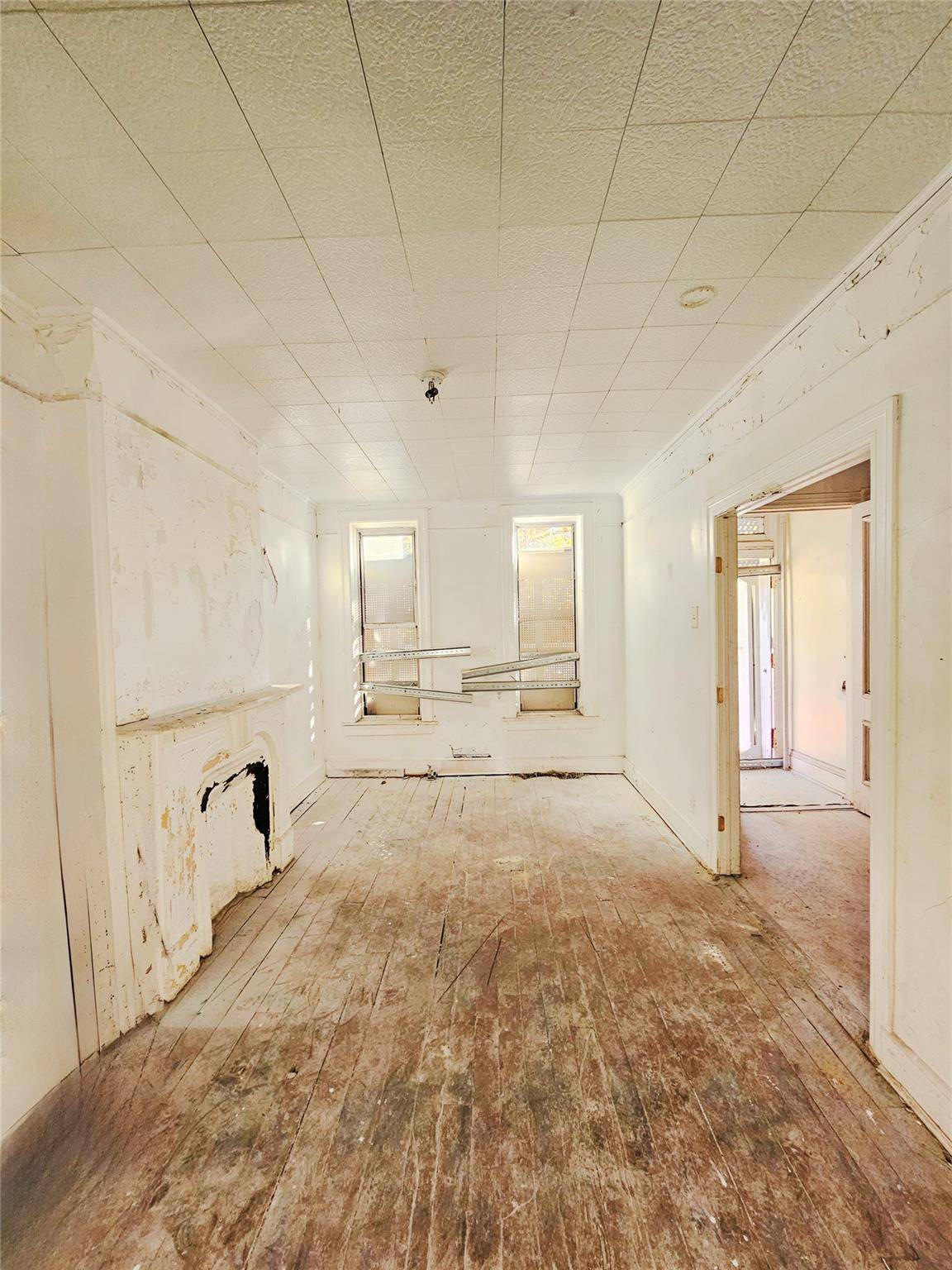 Brooklyn, NY 11233,99 Somers ST