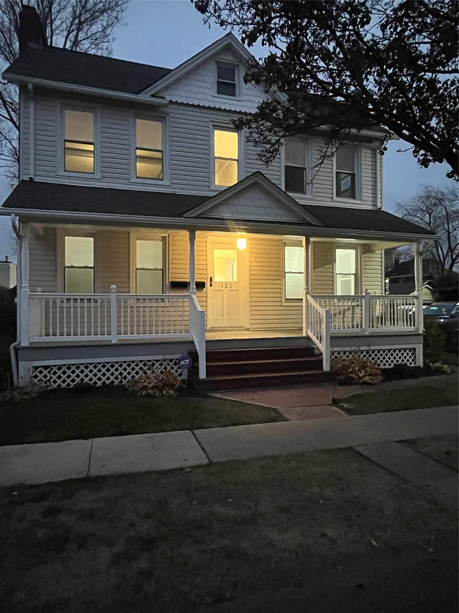 Lindenhurst, NY 11757,120 south 2nd